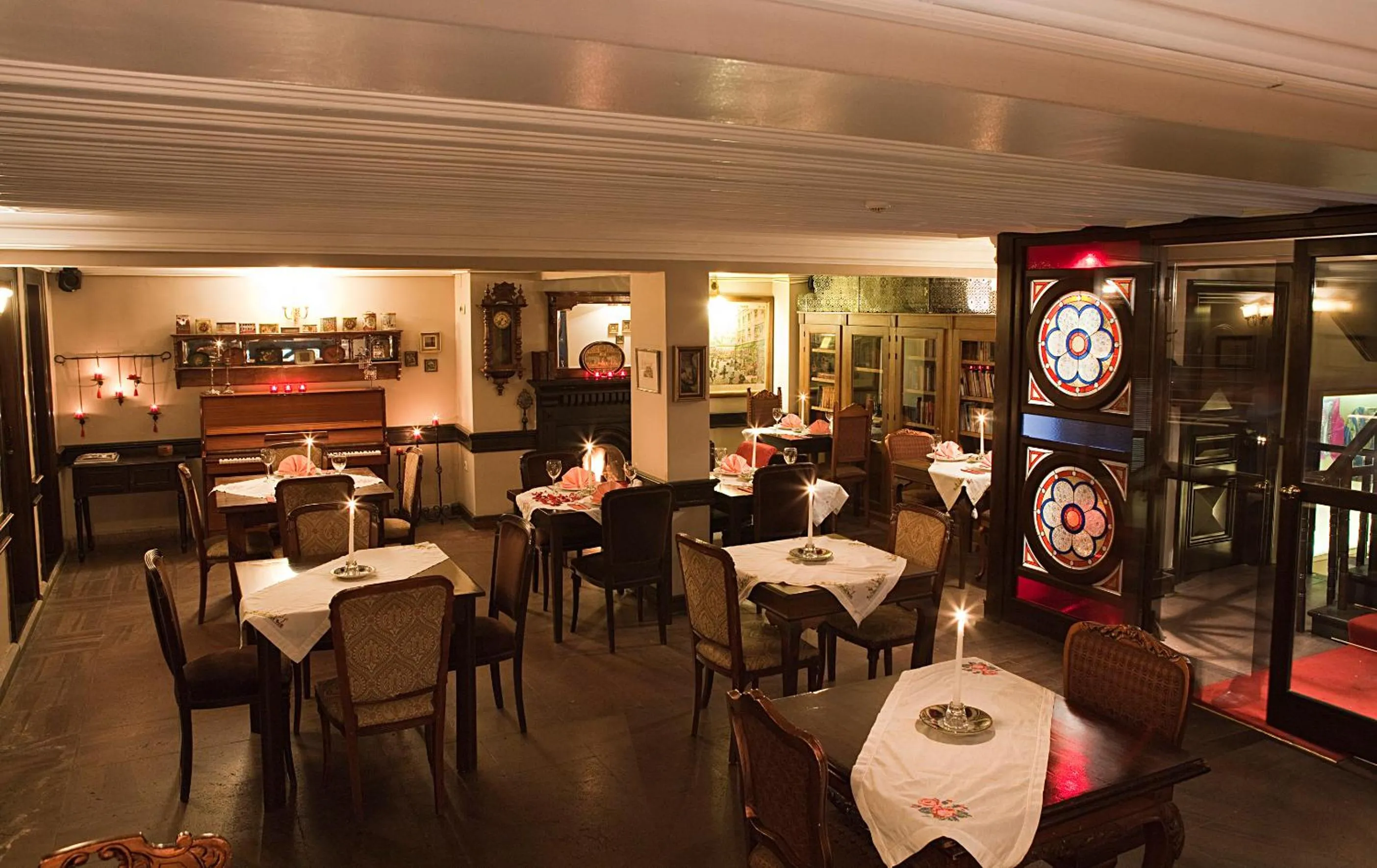 Restaurant/places to eat in Kitapevi Hotel