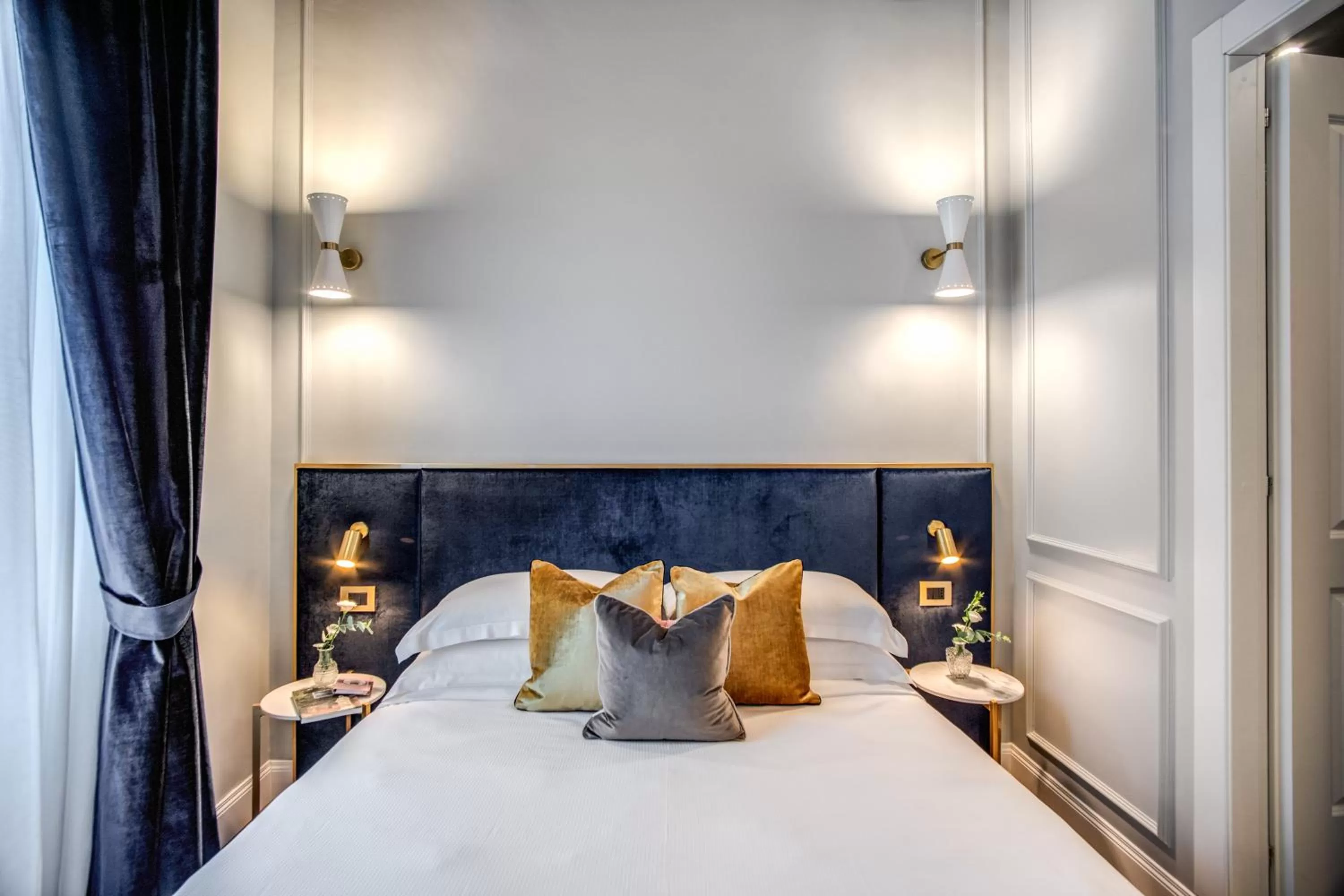 Bed in Tree Charme Augusto Boutique Hotel