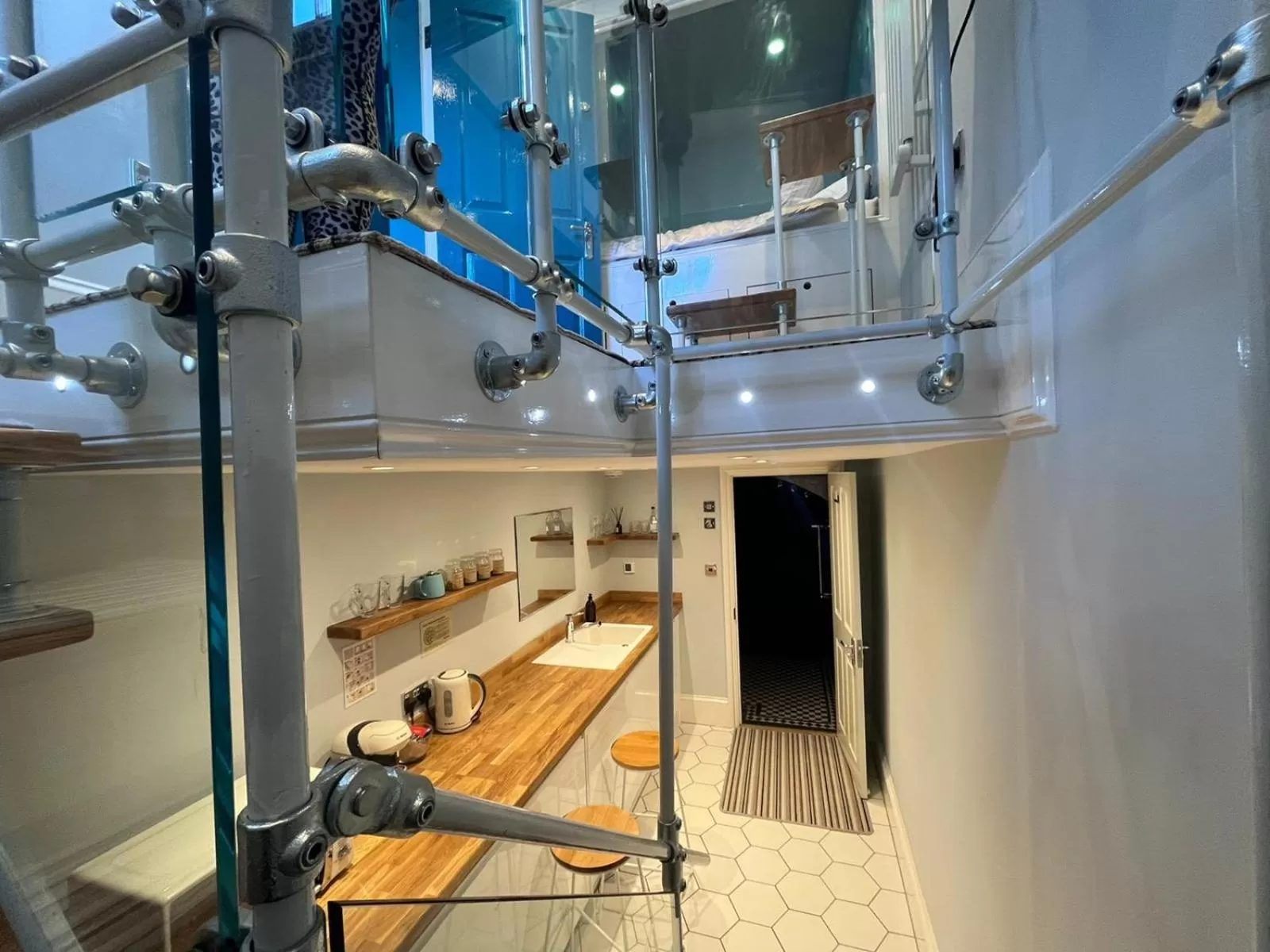 Studio - Split Level in The Beetroot