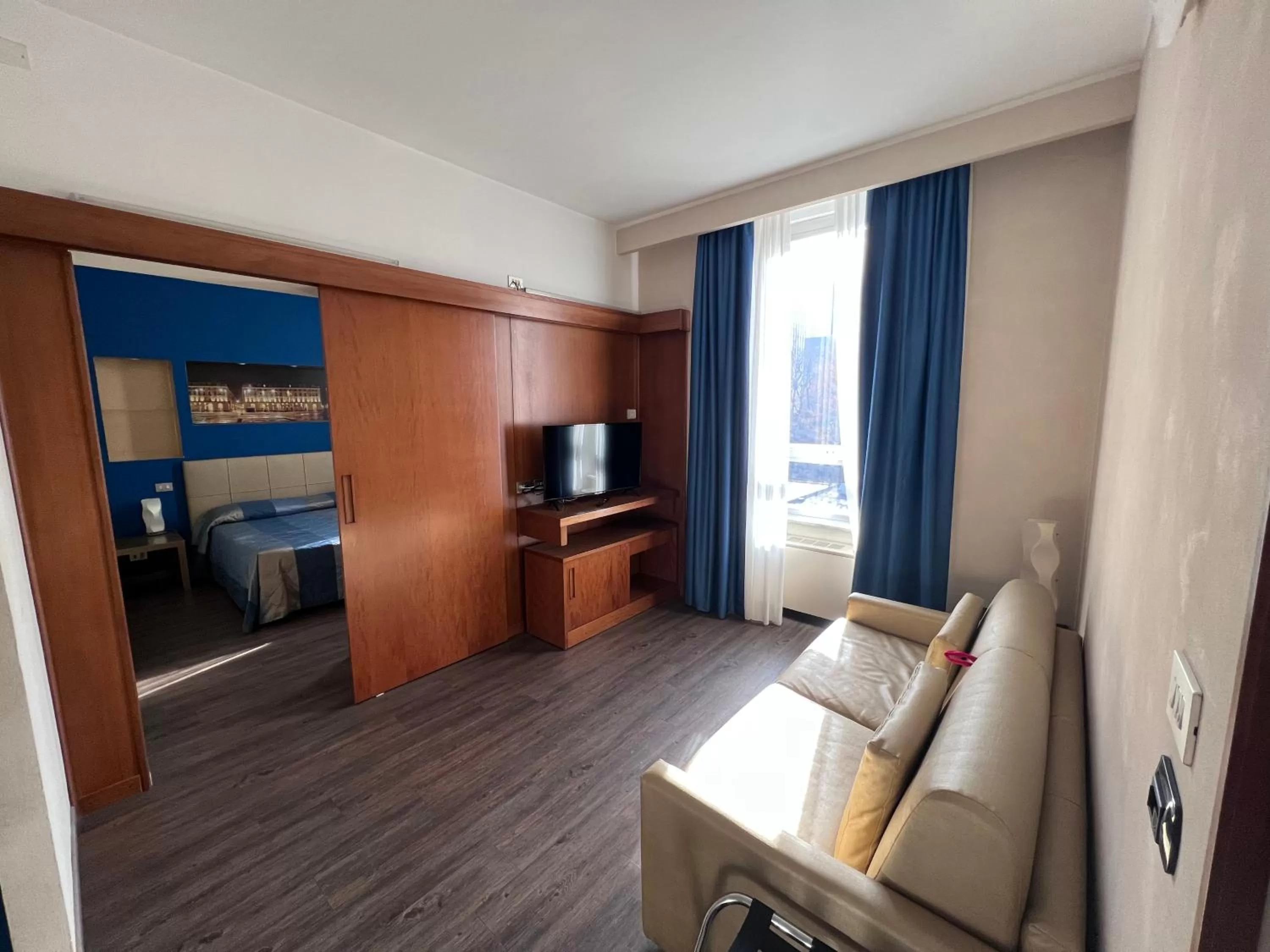 Photo of the whole room in Residence Star