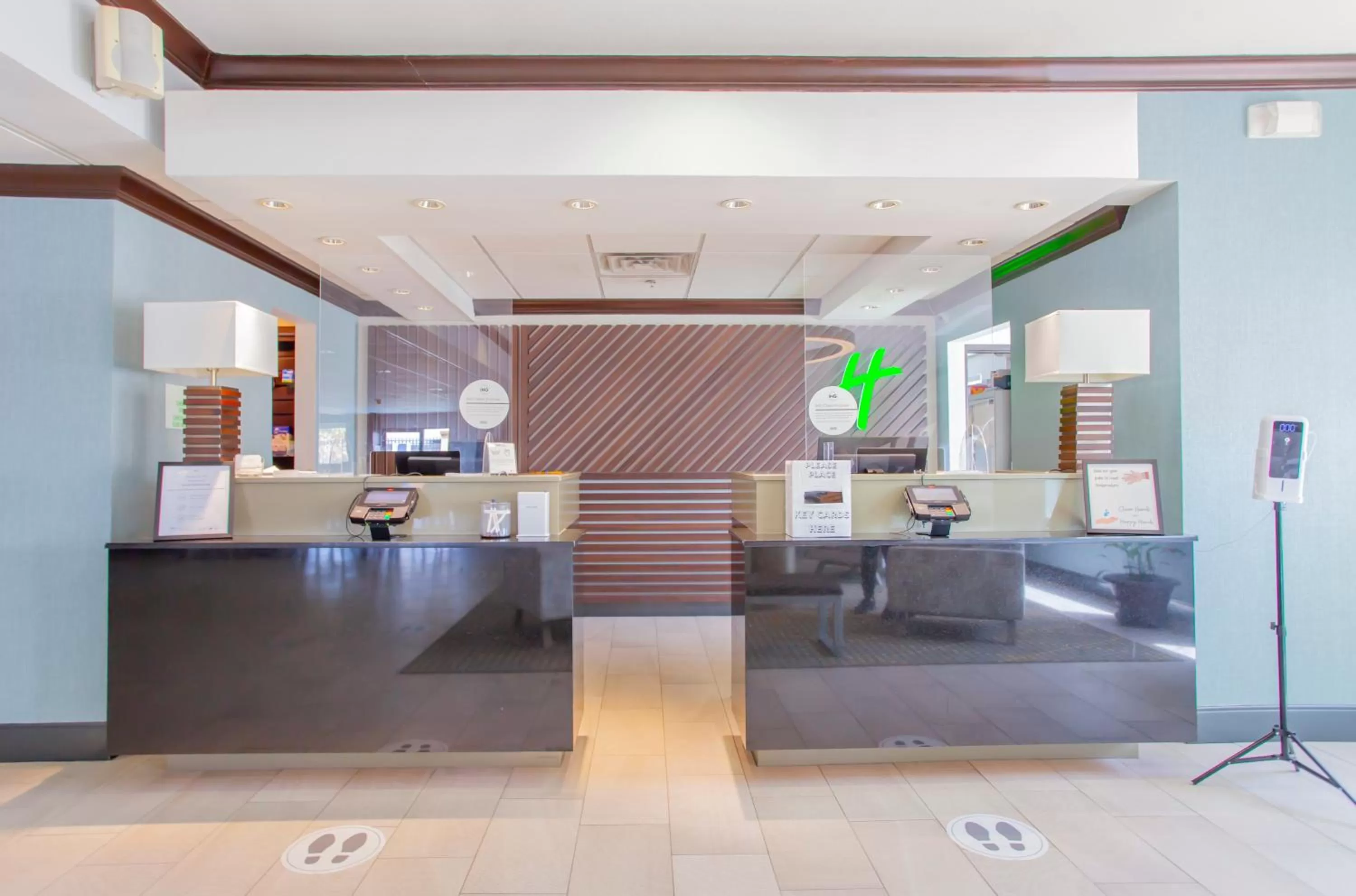 Lobby or reception in Holiday Inn & Suites Spring - The Woodlands