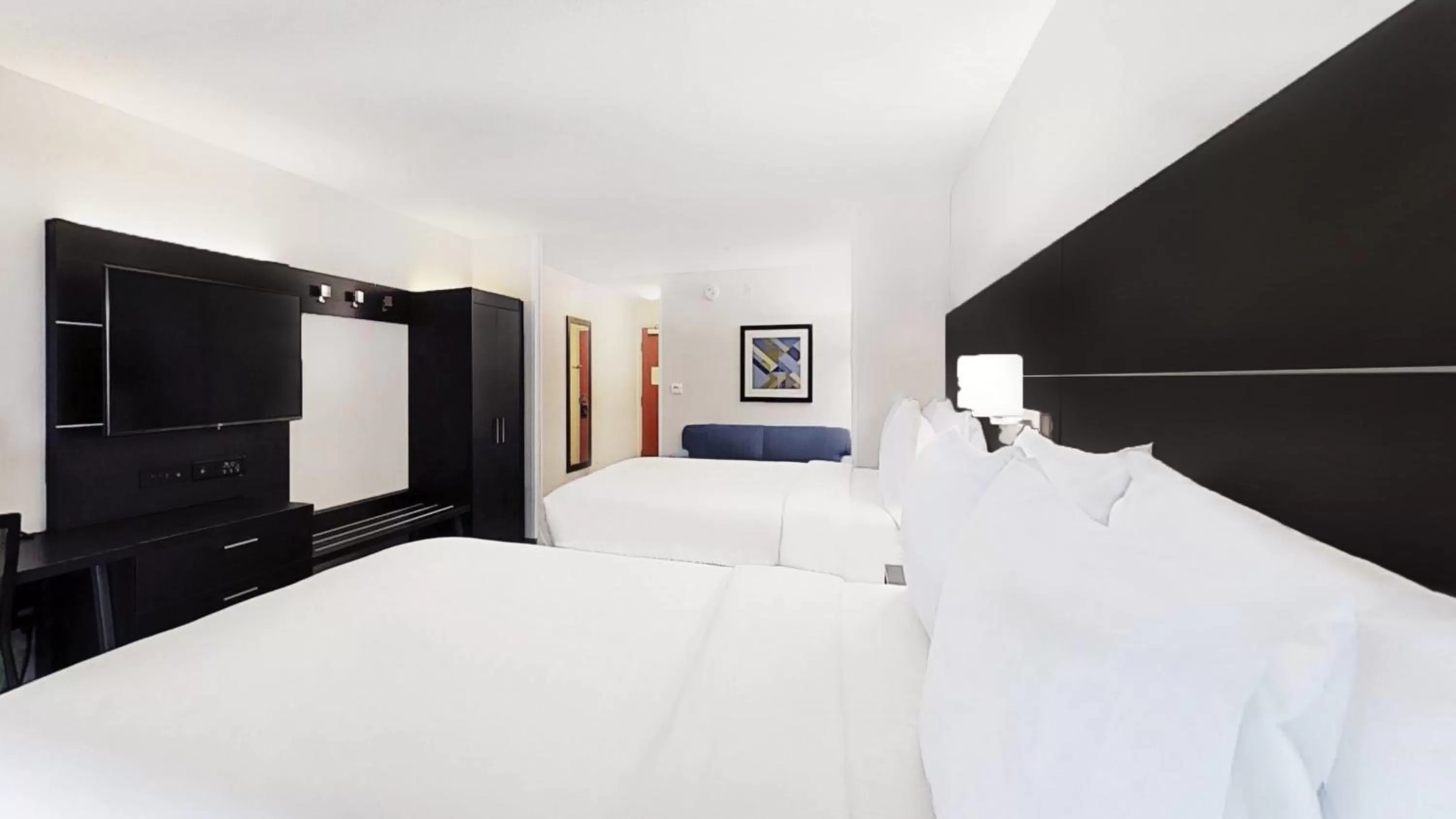 Photo of the whole room, Bed in Holiday Inn Express New Orleans East by IHG