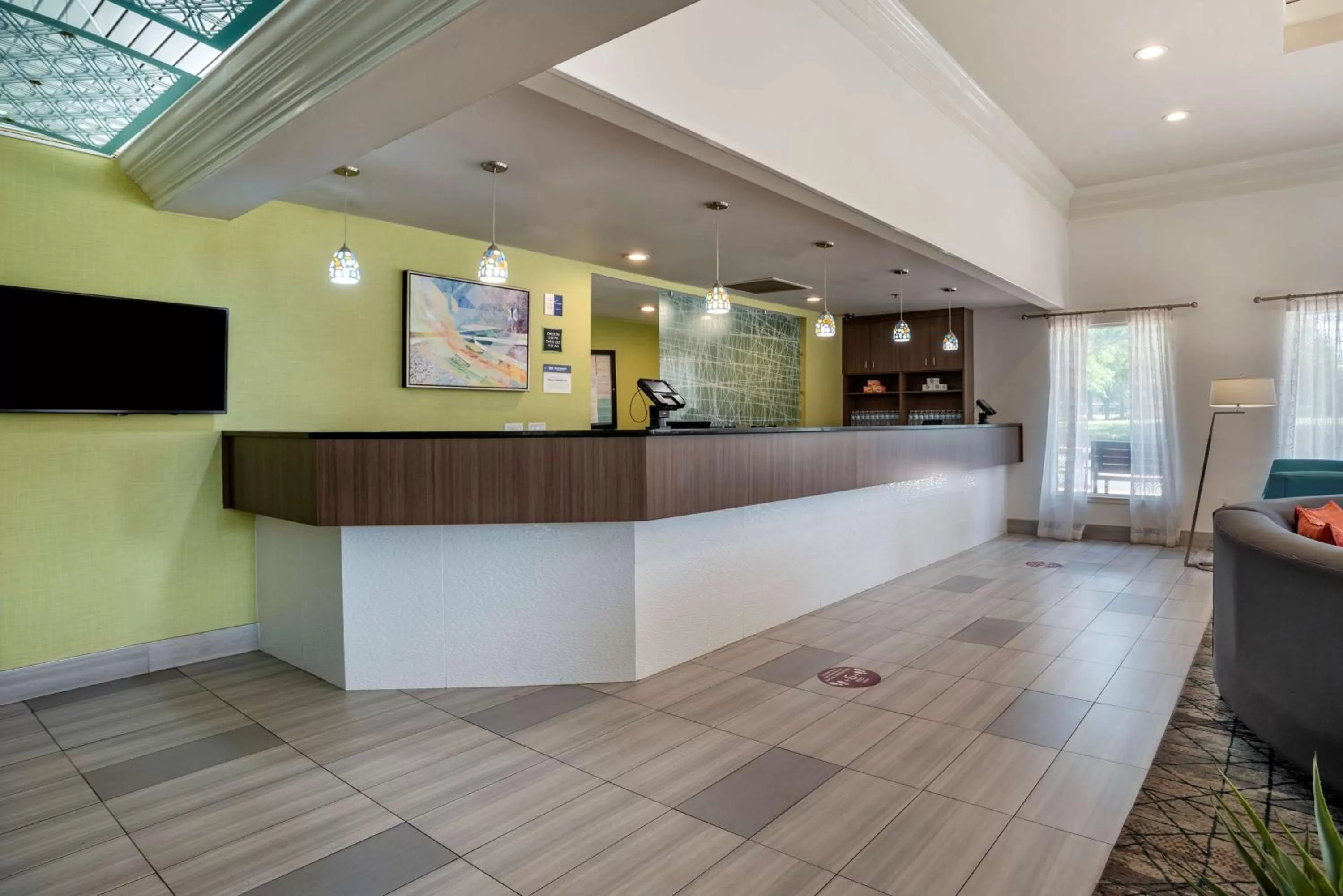 Lobby or reception in Best Western Carlton Suites