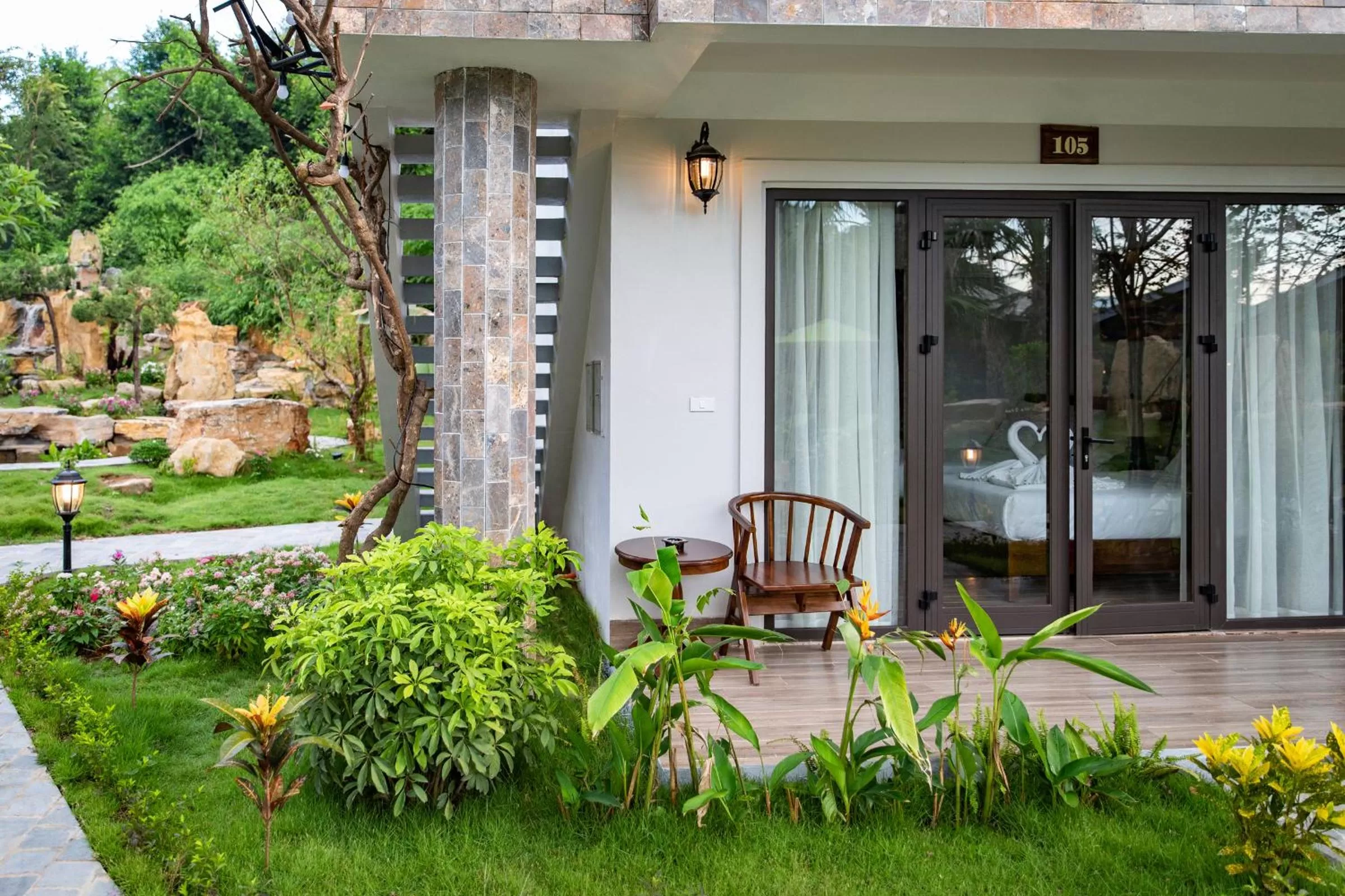 Facade/entrance in Bai Dinh Riverside Resort & Spa