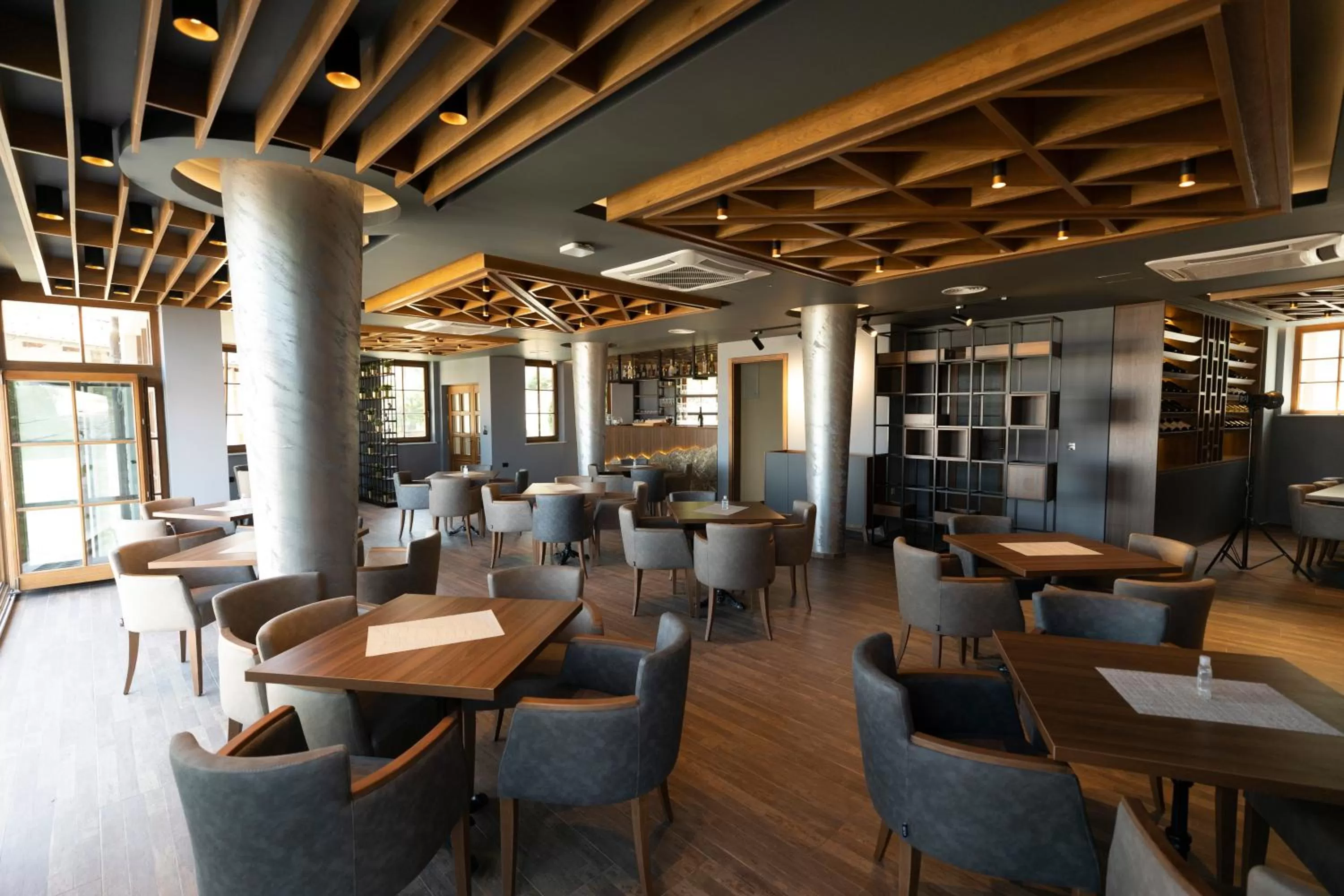 Restaurant/places to eat in Hotel Castello