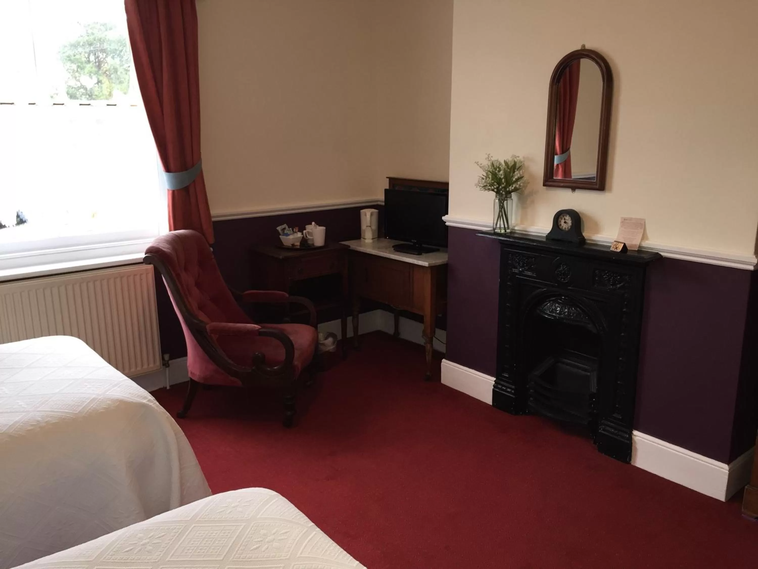 Day, Bed in The Ship Inn