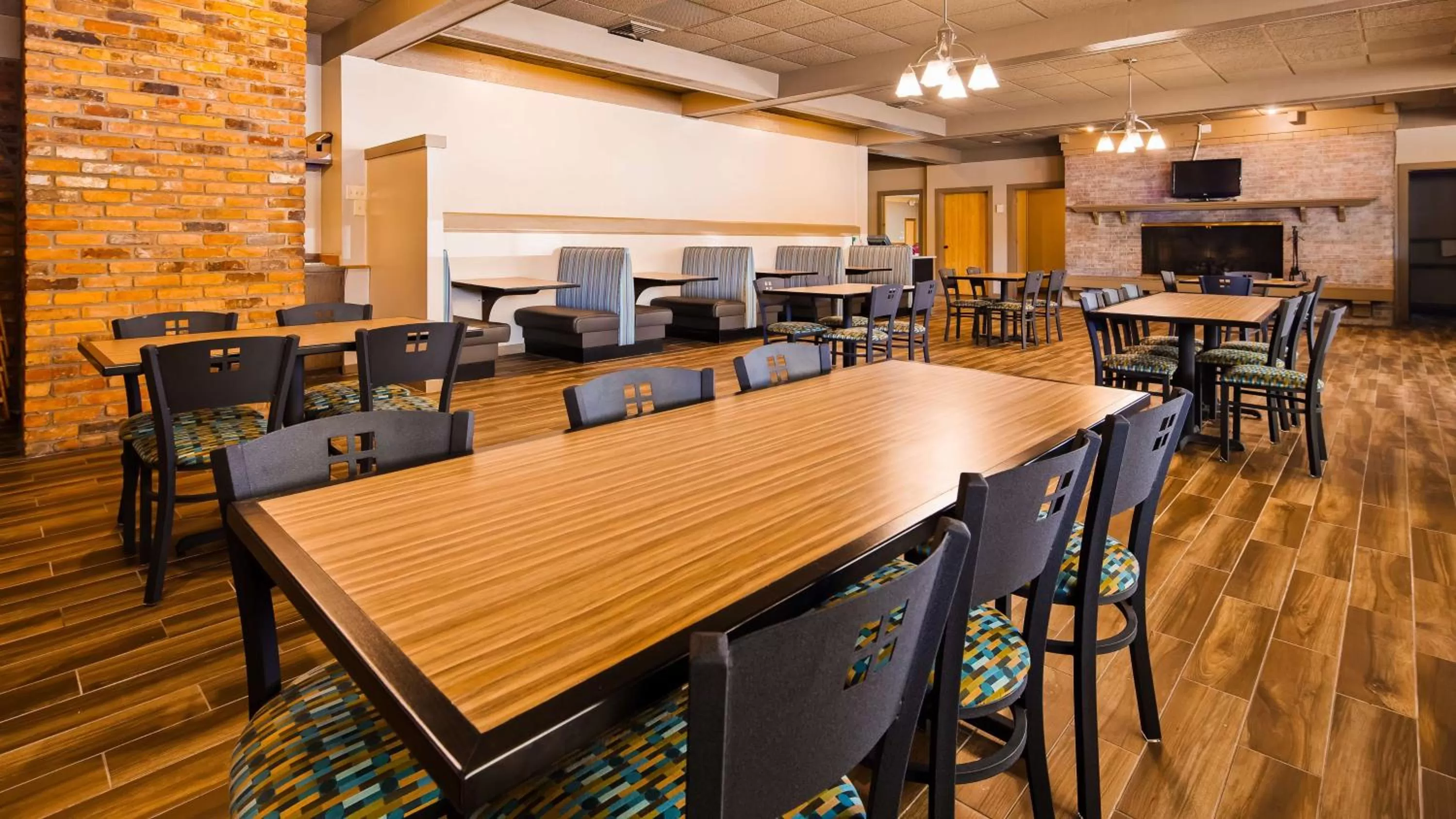 Restaurant/places to eat in Best Western Woodhaven Inn