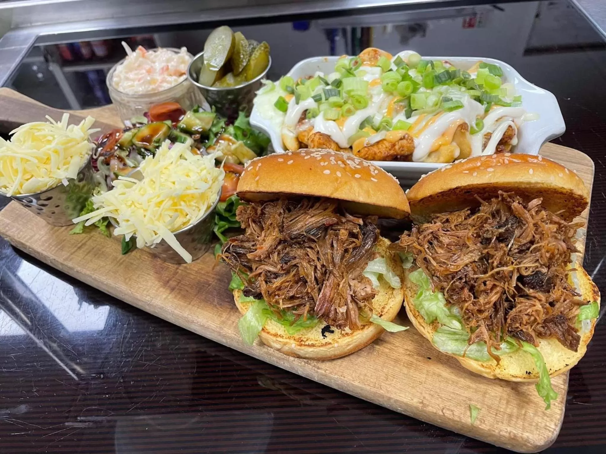 Food and drinks in The Six Bells