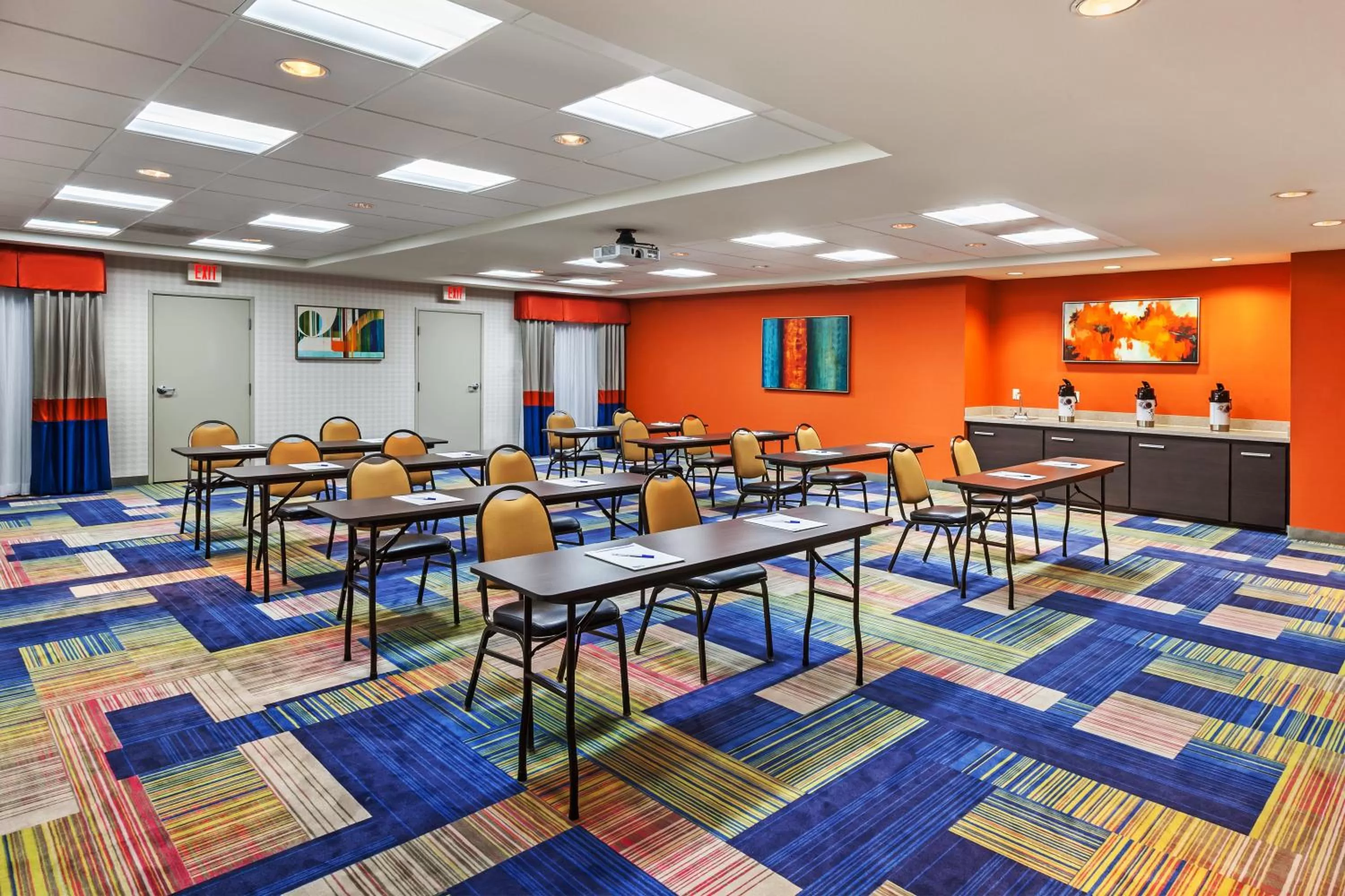 Meeting/conference room in Holiday Inn Express & Suites Houston East by IHG
