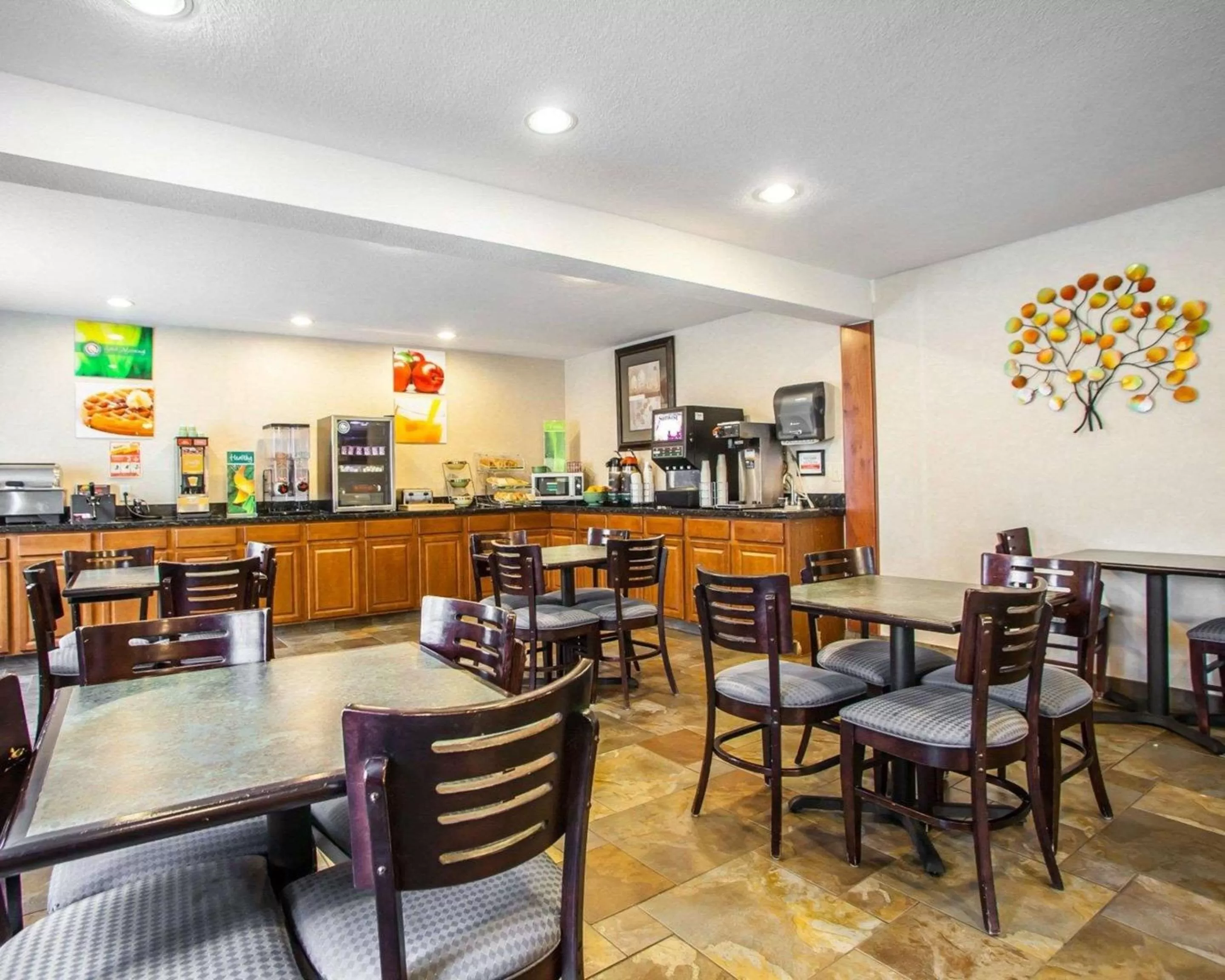 Restaurant/places to eat in Quality Inn & Suites Ankeny-Des Moines