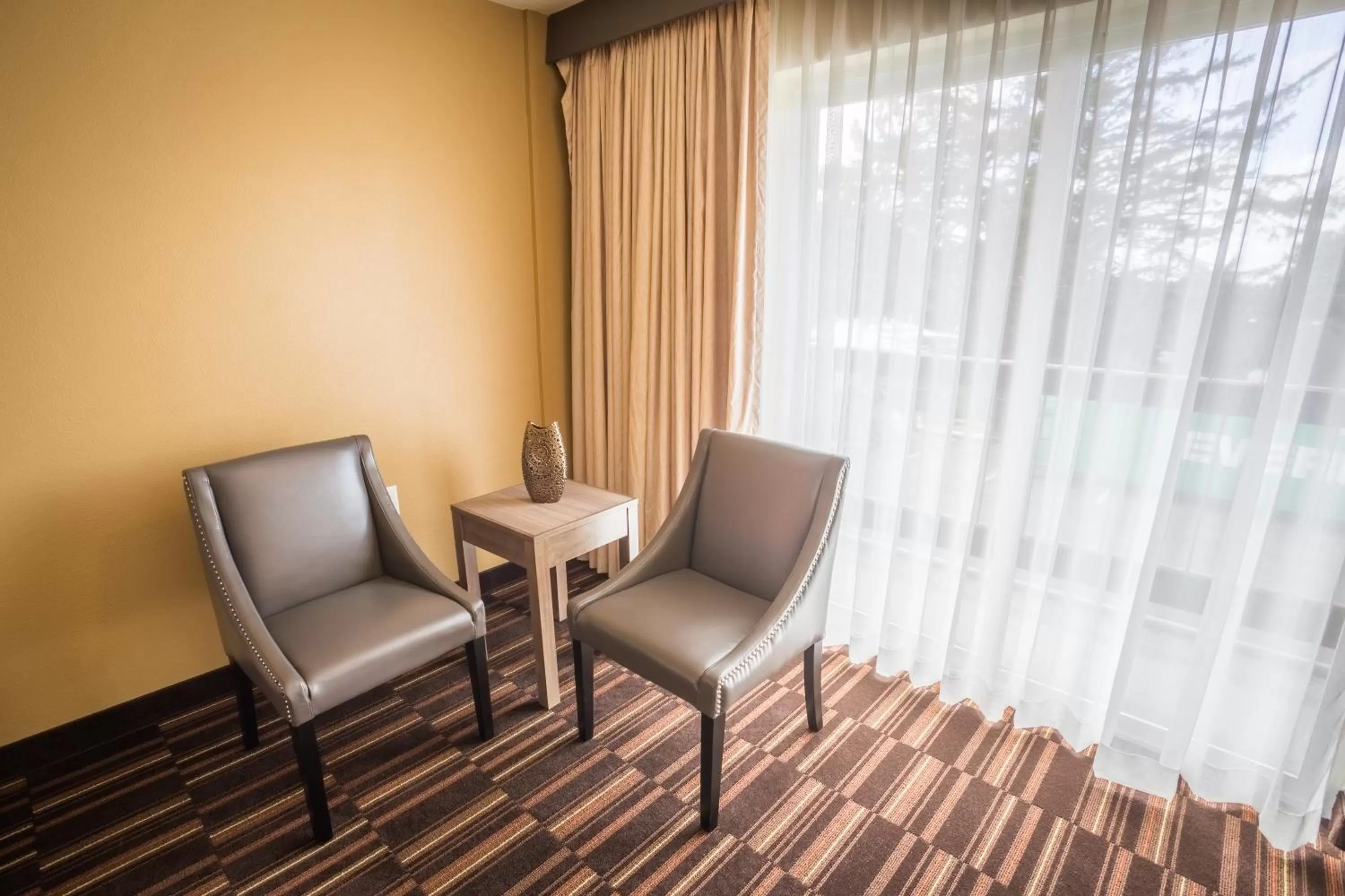 Seating area in Inn at Wecoma