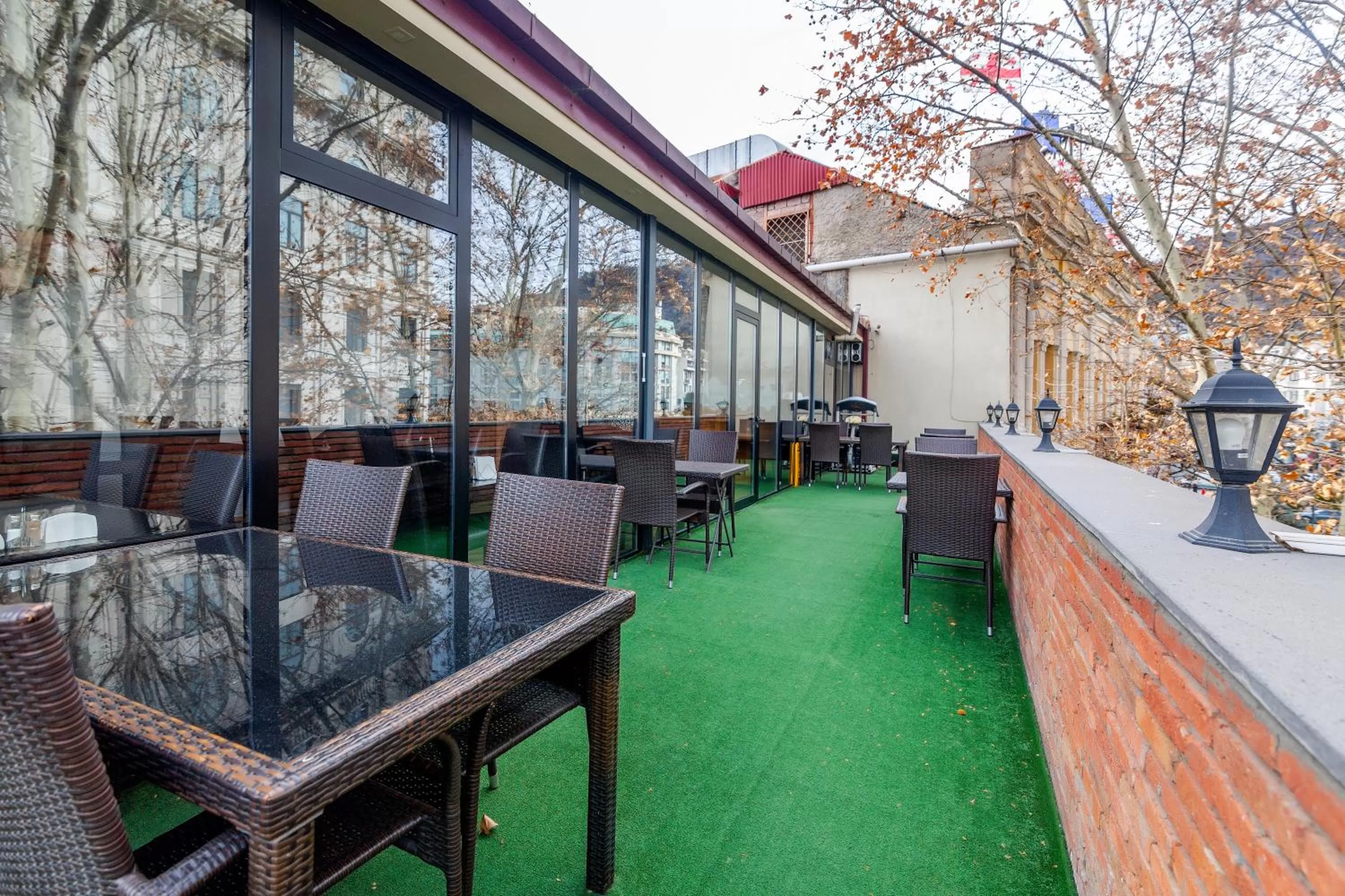 Restaurant/places to eat in Hotel Marlyn