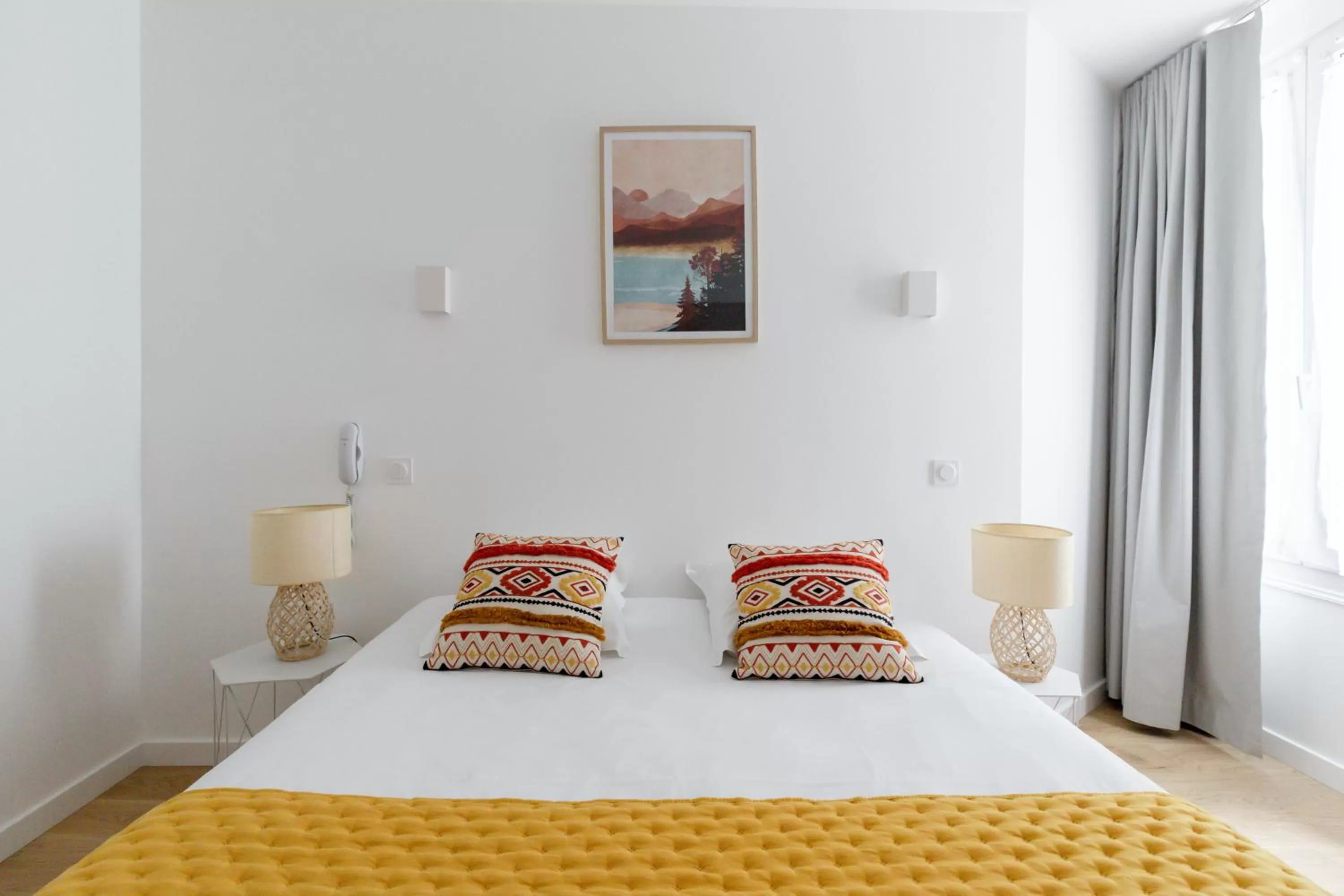 Bed in Hôtel Porte Mars Reims Gare Centre Arena