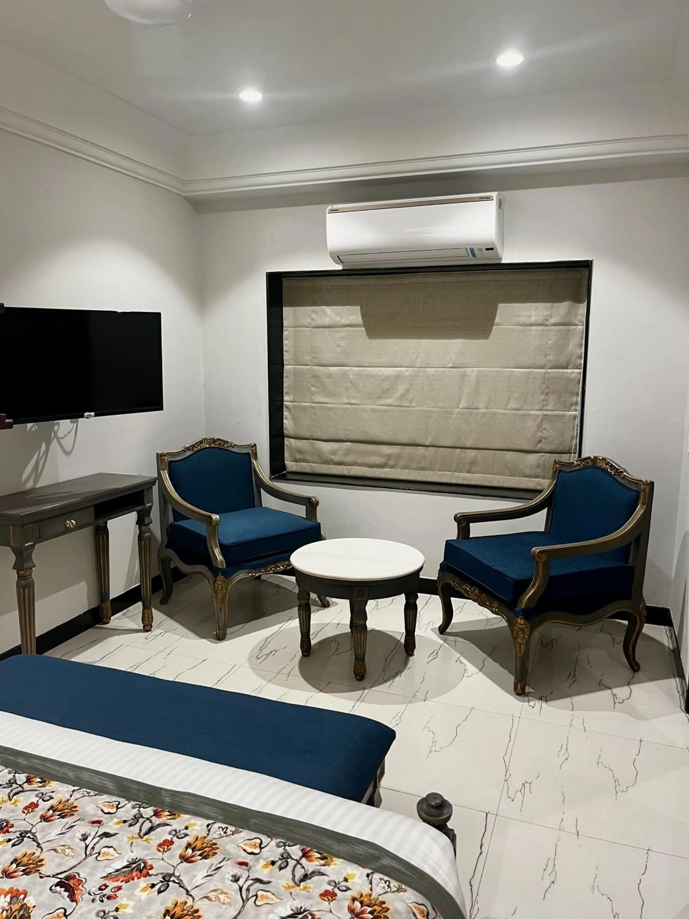 Seating area in Ratnawali – A Vegetarian Heritage Hotel