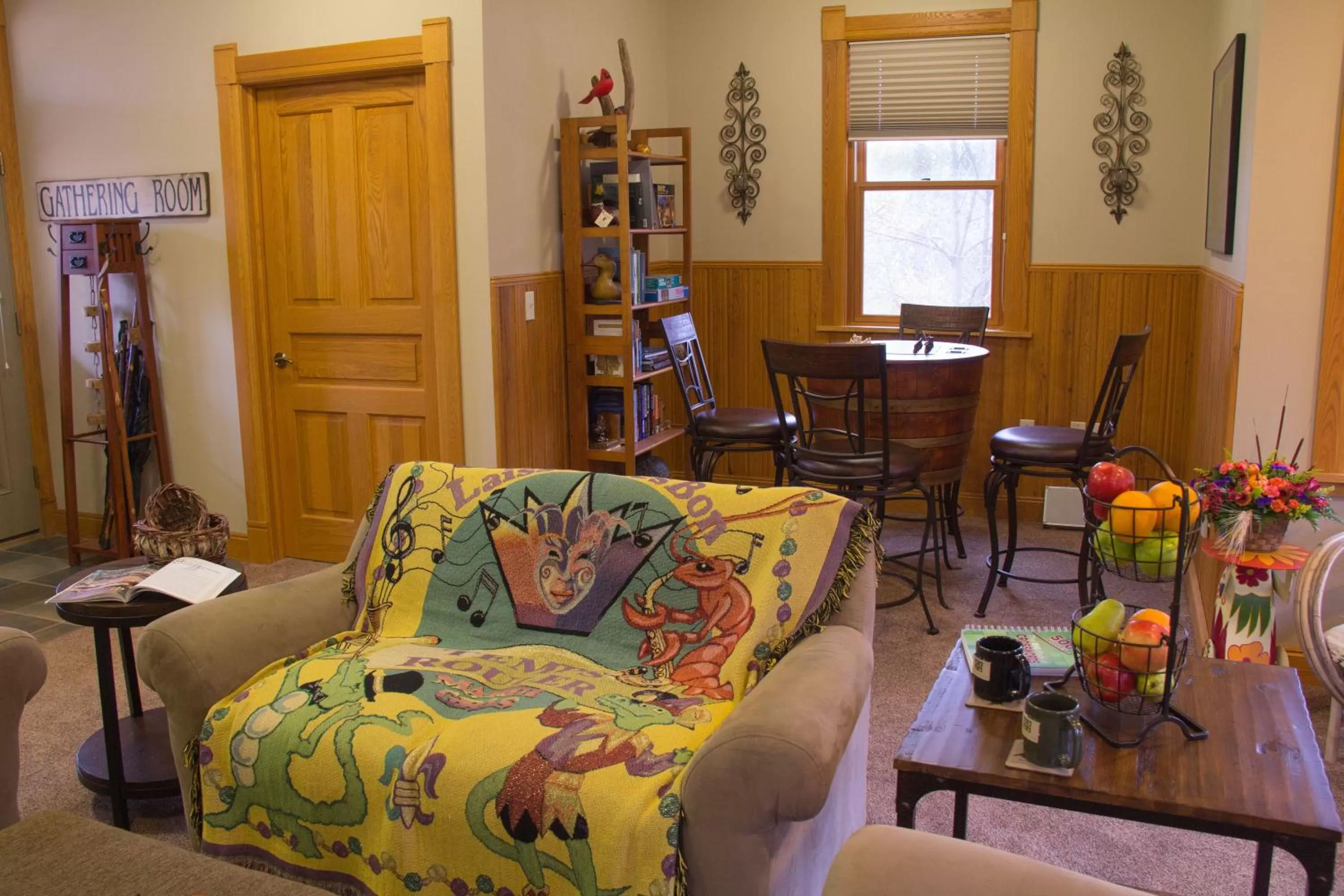 Communal lounge/ TV room in Pinehurst Inn Bed & Breakfast