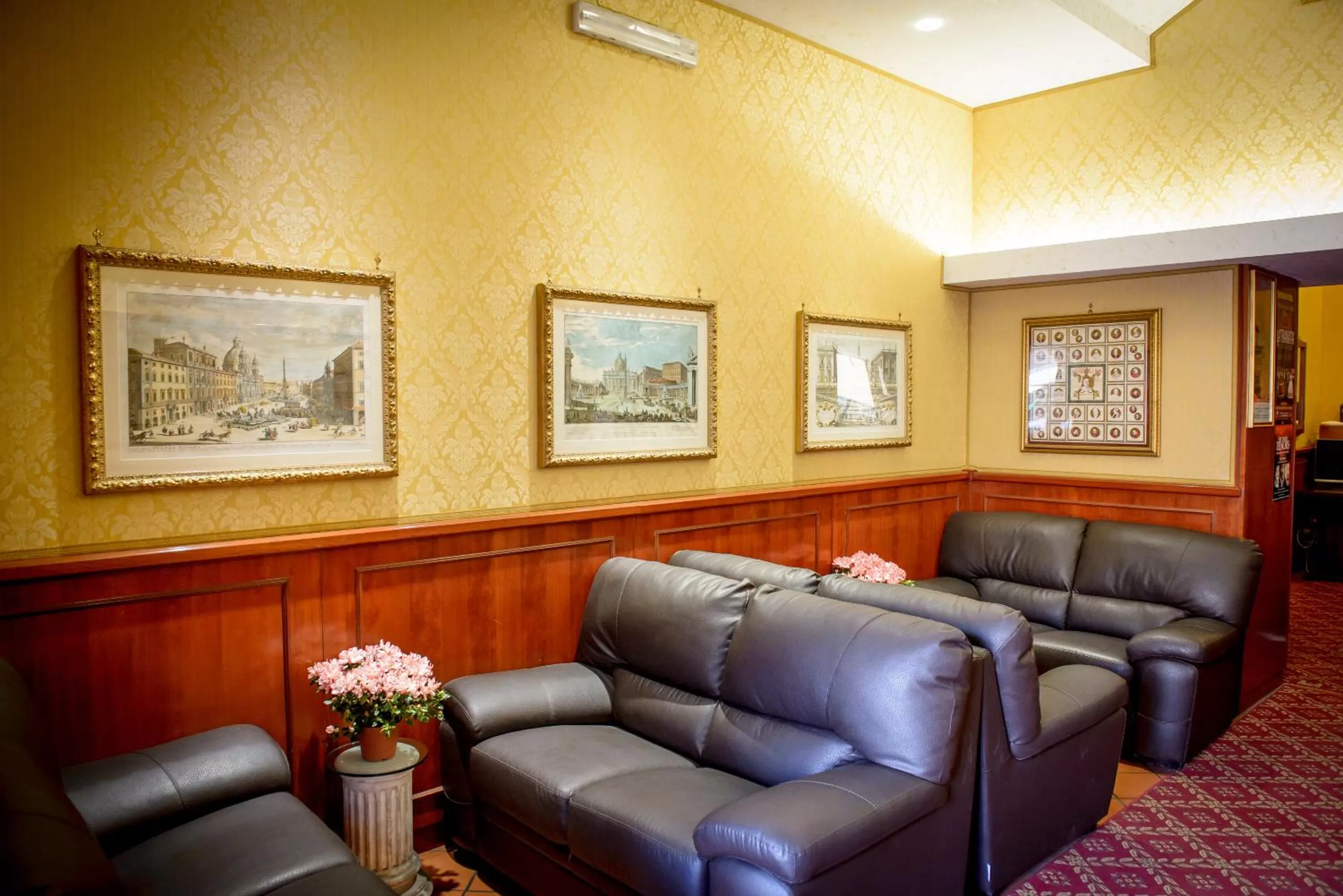 Lobby or reception in Hotel Emmaus