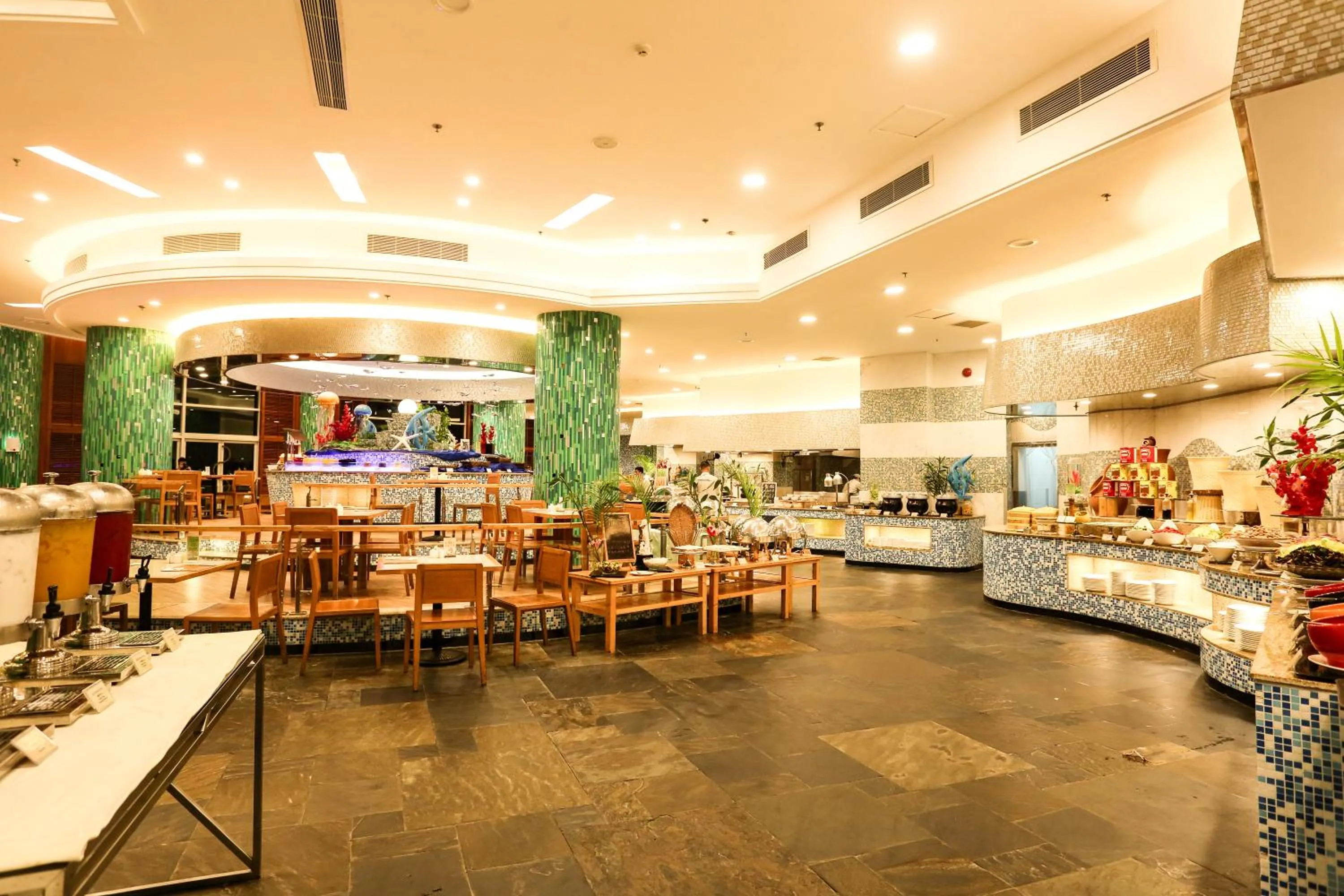 Food and drinks, Restaurant/Places to Eat in Sunshine Resort Intime Sanya