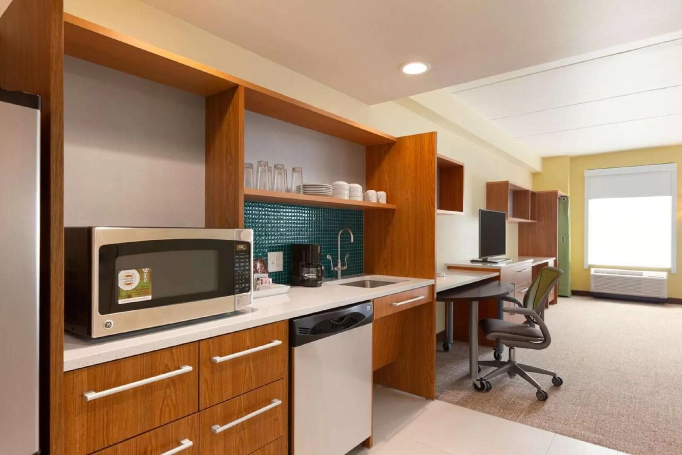 Kitchen or kitchenette in Home2 Suites by Hilton Albany Airport/Wolf Rd