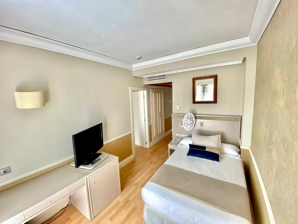 Bed in Hotel Alfonso VIII