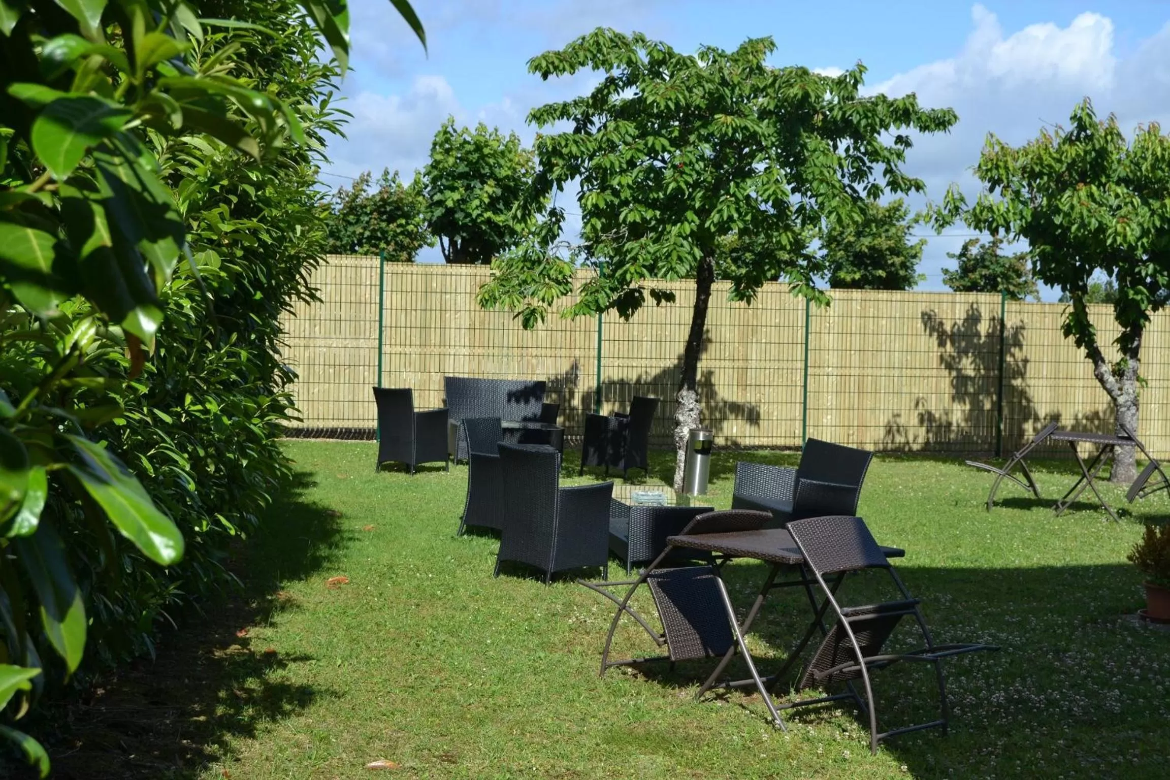 Garden in Best Western Le Vinci Loire Valley