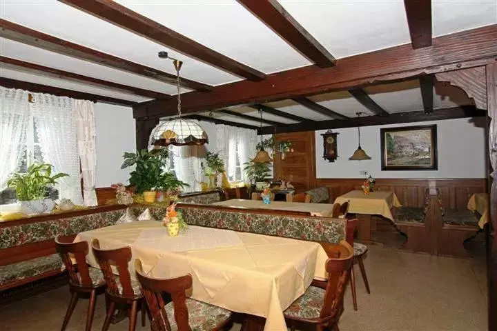 Gasthaus Zur Linde Gasthaus Zur Linde