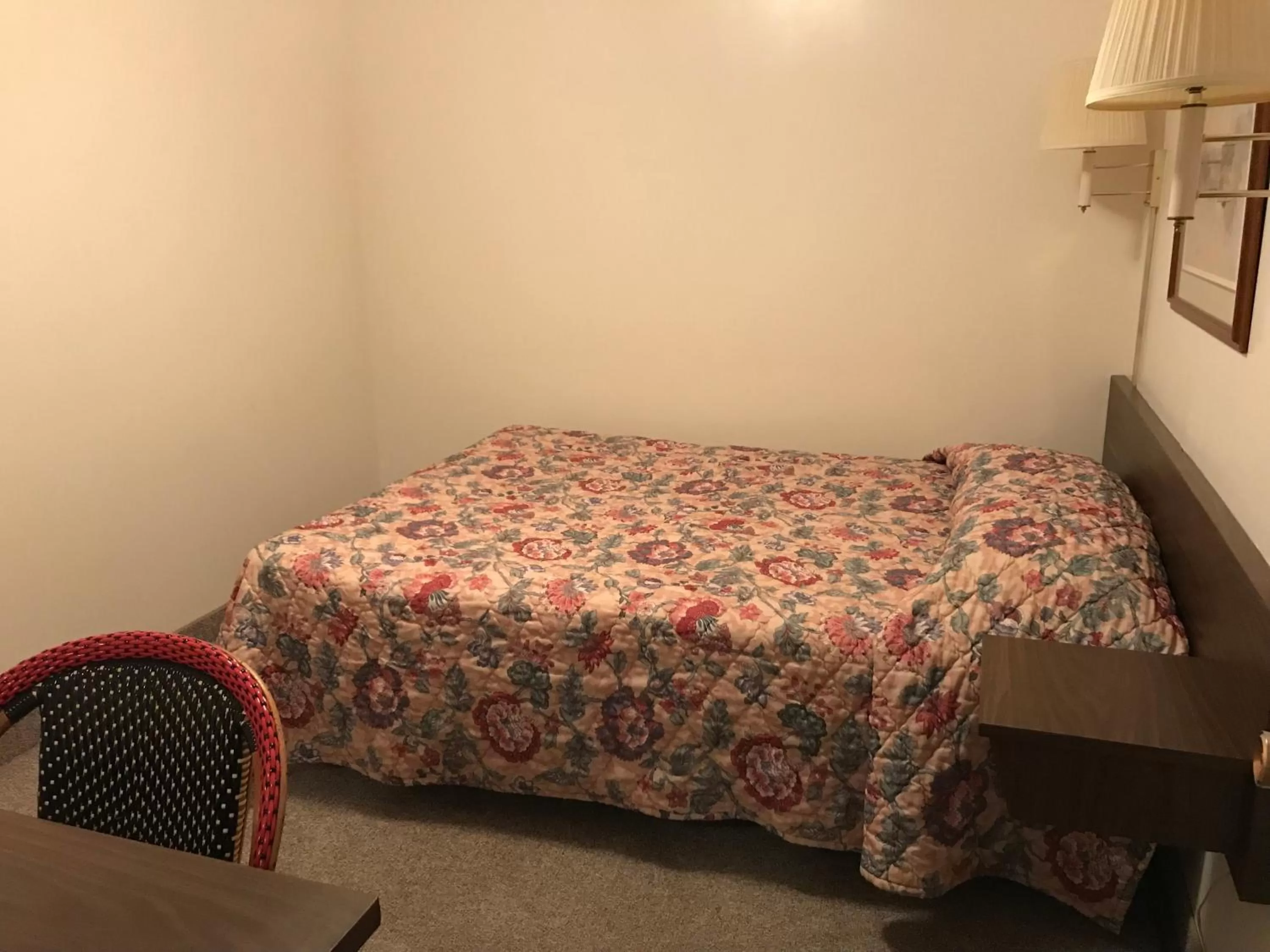 Bedroom in Motel Grand