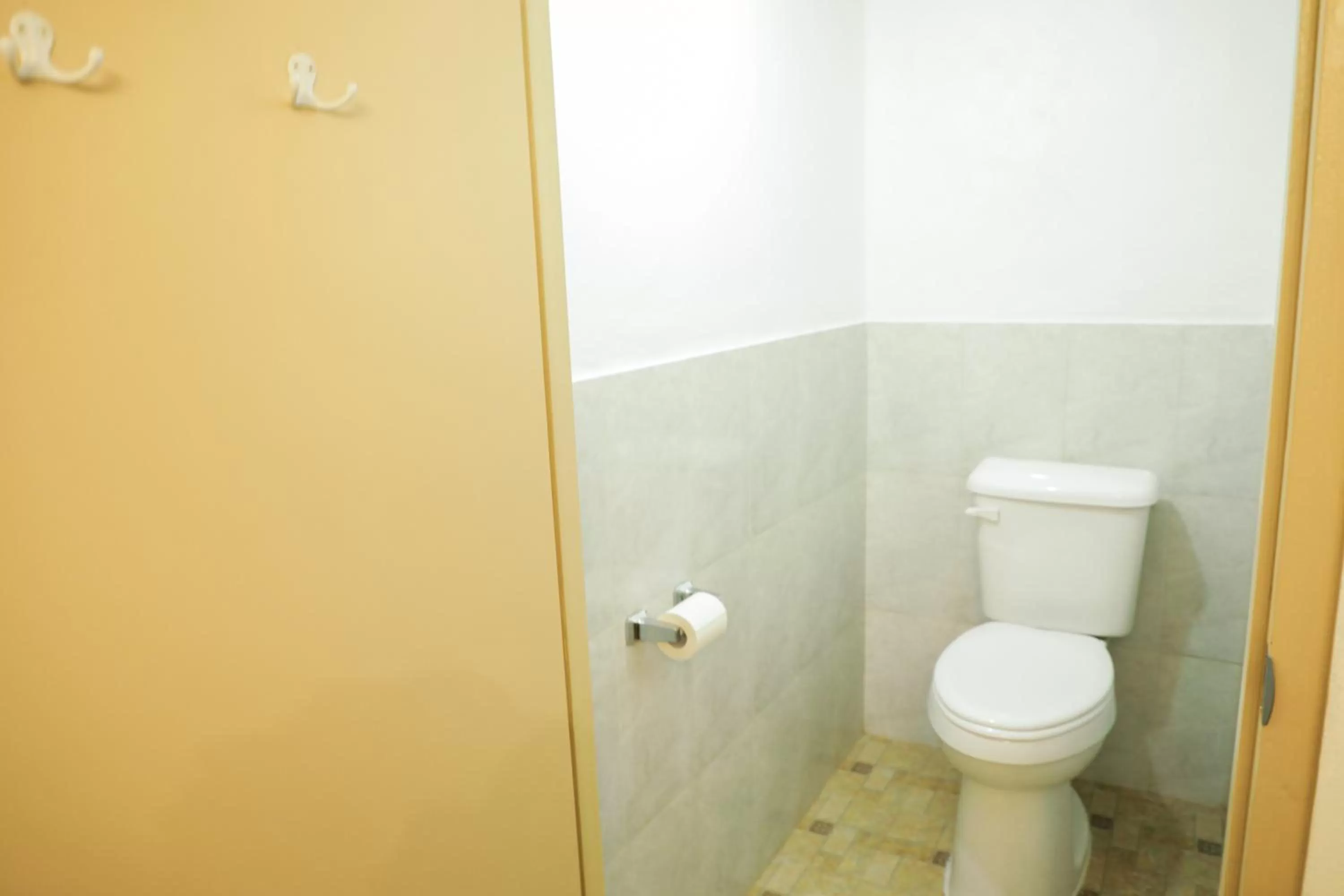 Bathroom in Yogi Dives B&B