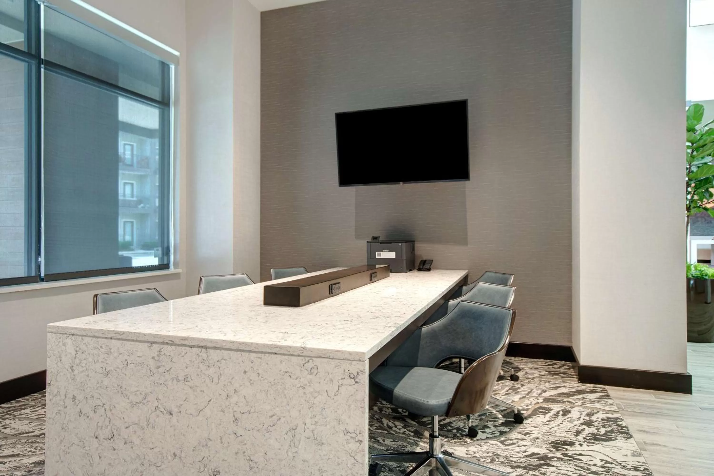 Lobby or reception in Embassy Suites By Hilton Alpharetta Halcyon