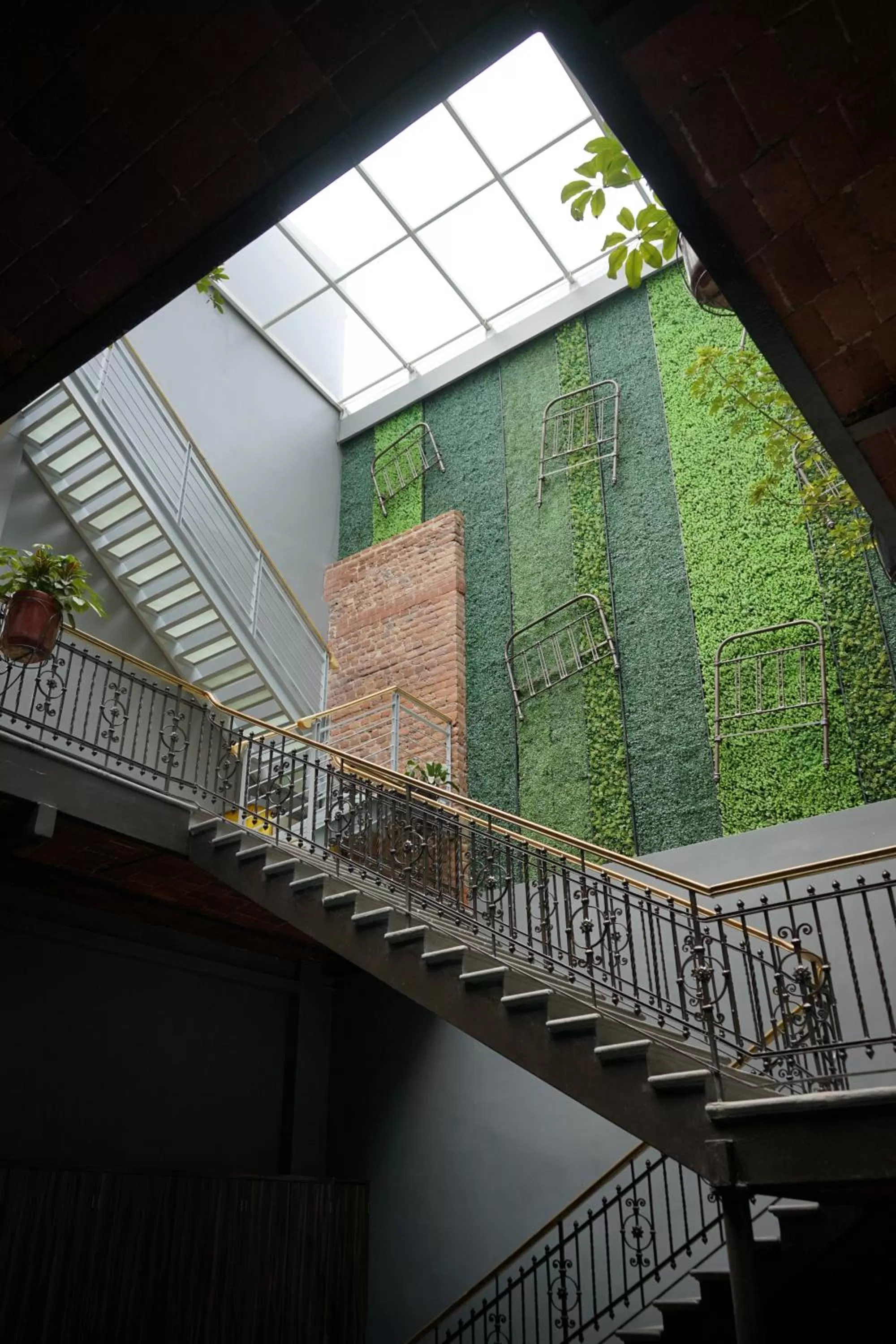 Property building in Hotel Principal