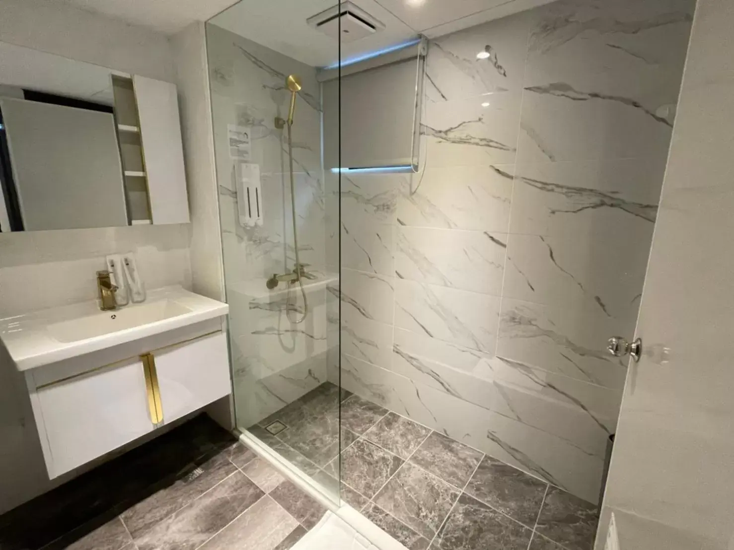 Superior Twin Room in Sunrise Hotel Superior Twin Room in Sunrise Hotel