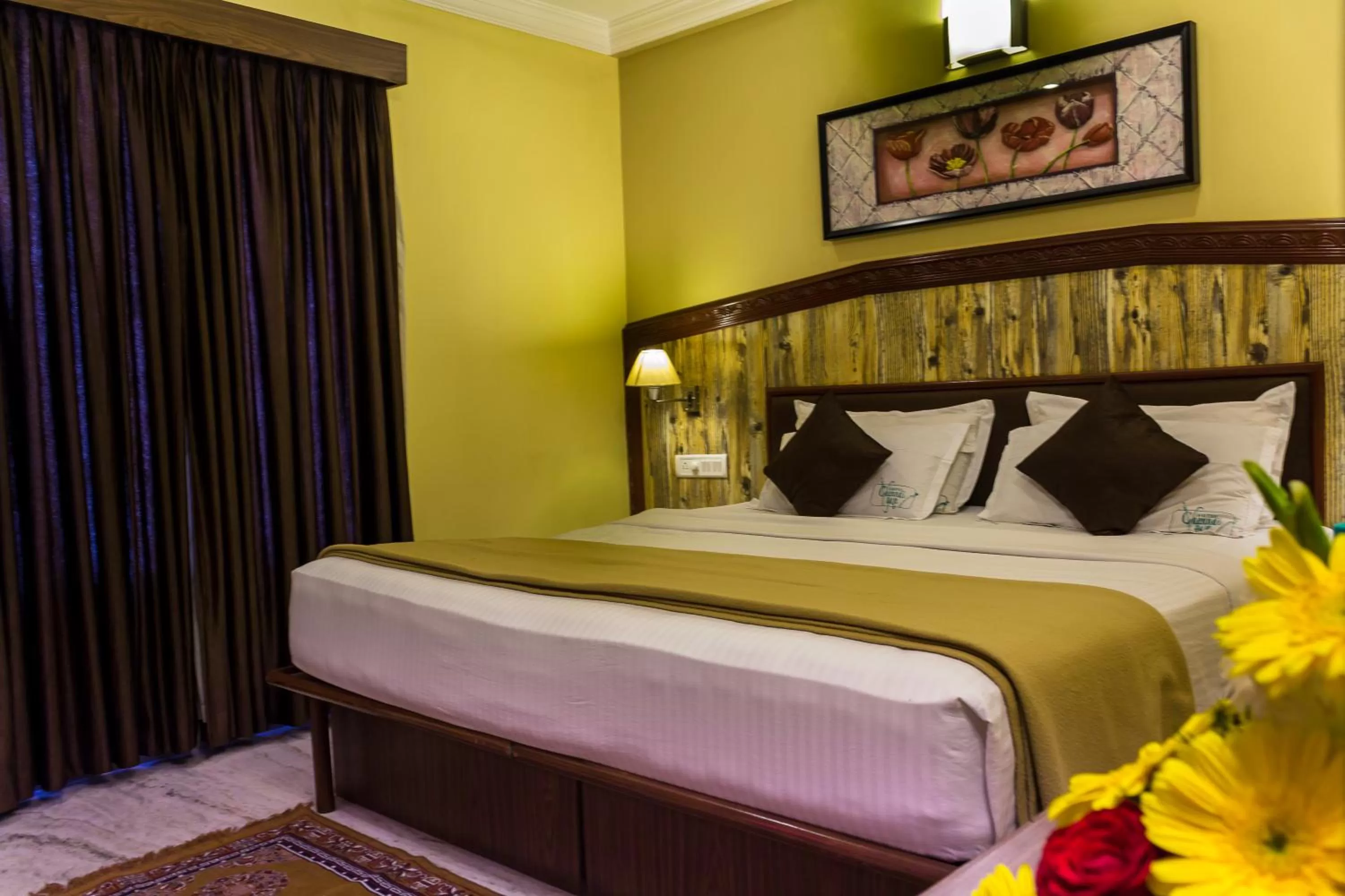 Bed in Hotel Chennai Gate