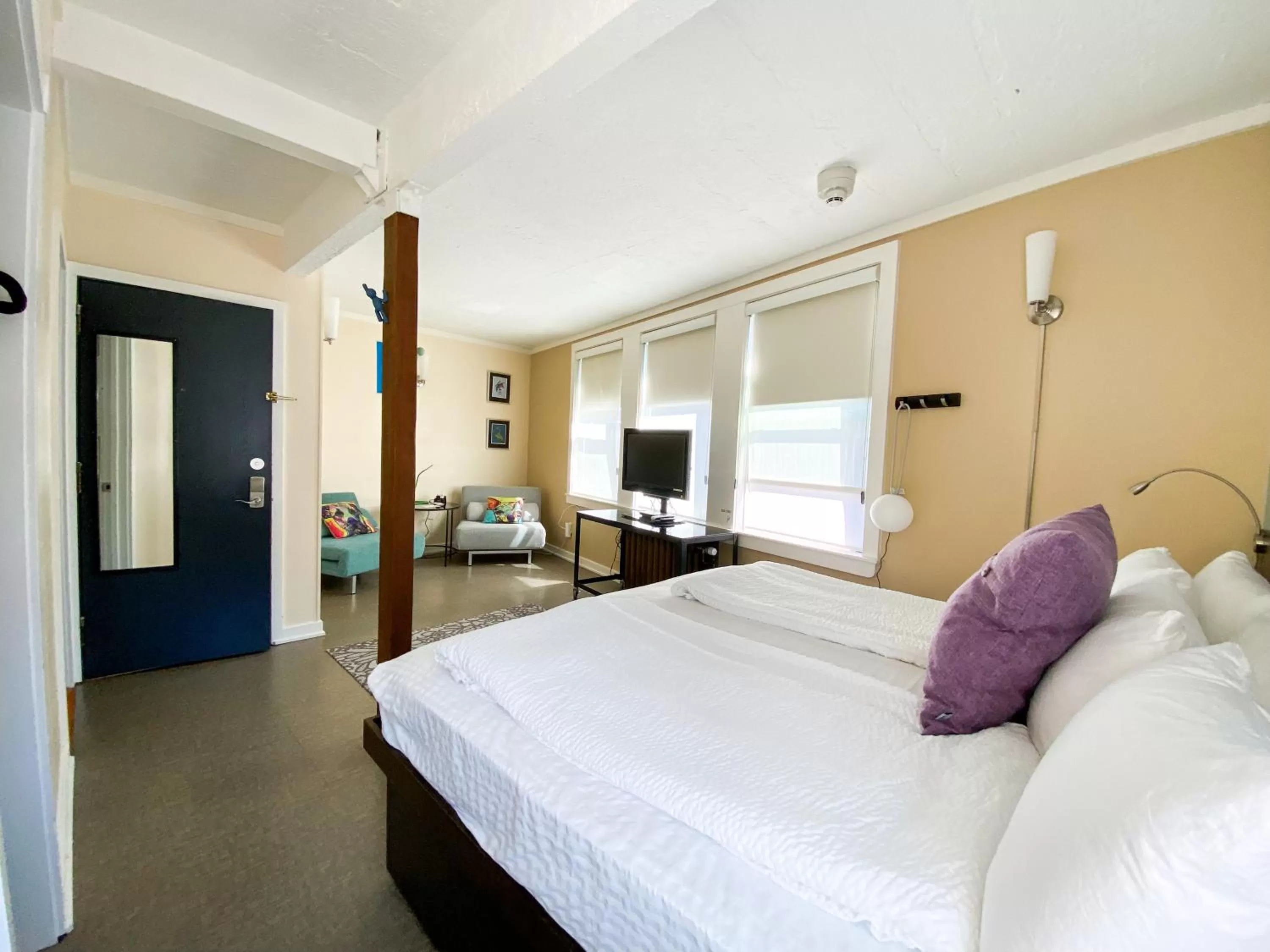 Family Room - King Suite in Silverbow Inn & Suites