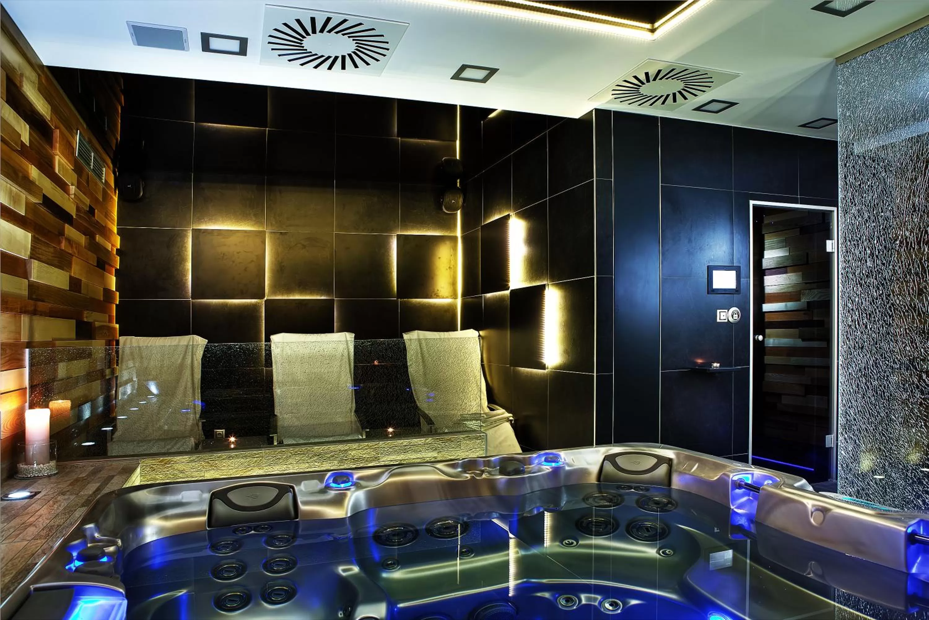 Hot Tub in Hotel Purkmistr