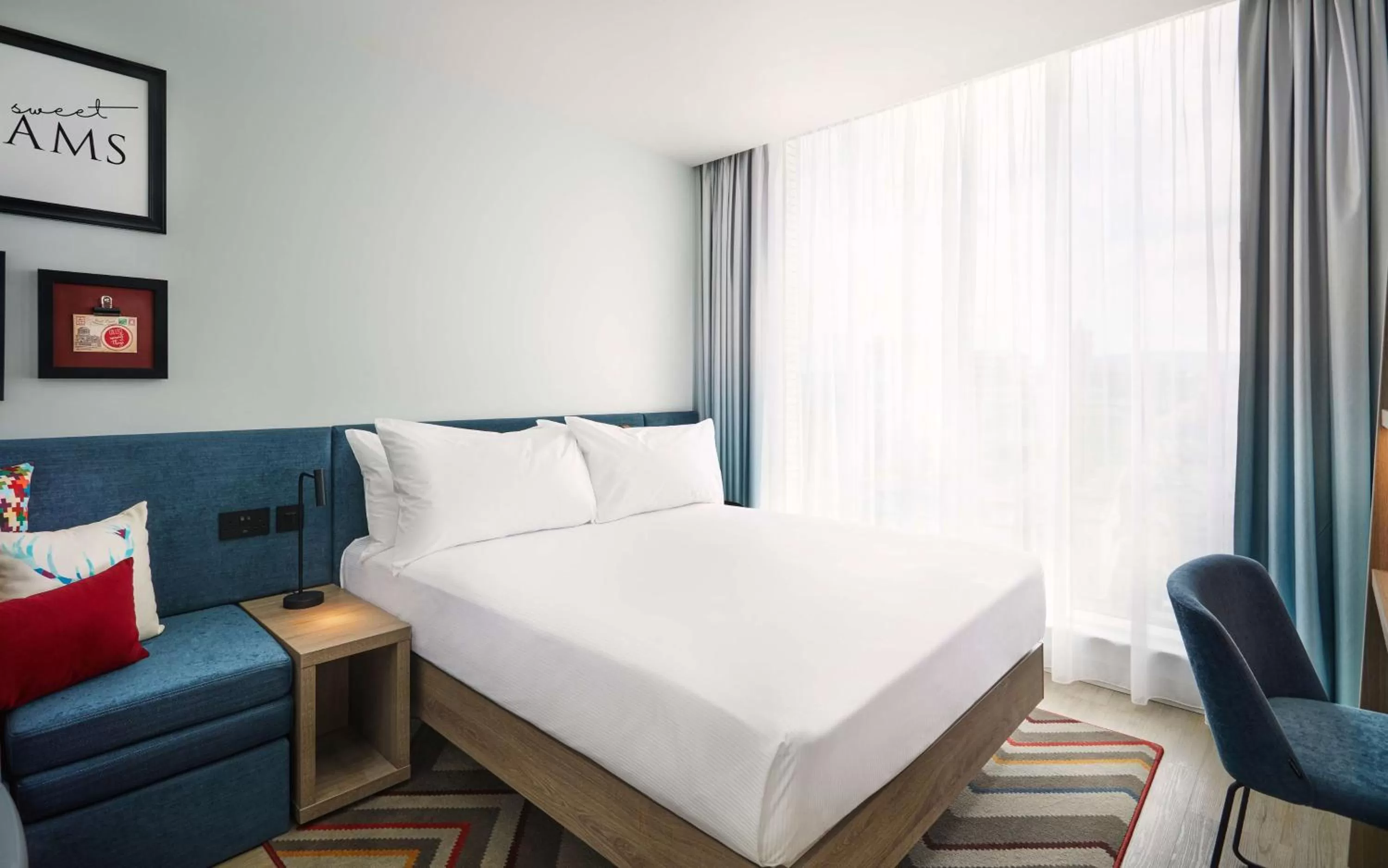 Living room, Bed in Hampton By Hilton Dublin City Centre