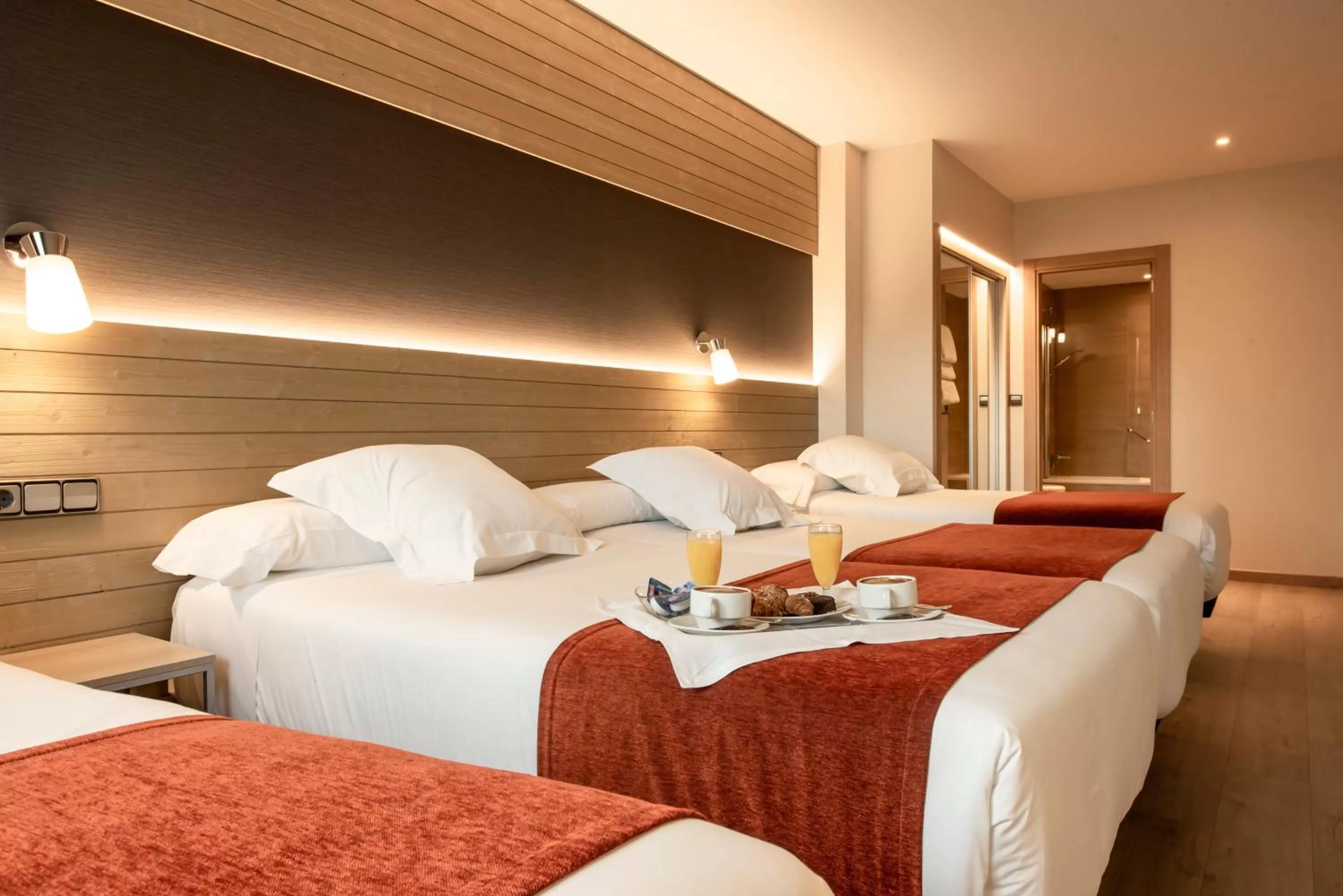 Photo of the whole room, Bed in Hotel Avenida