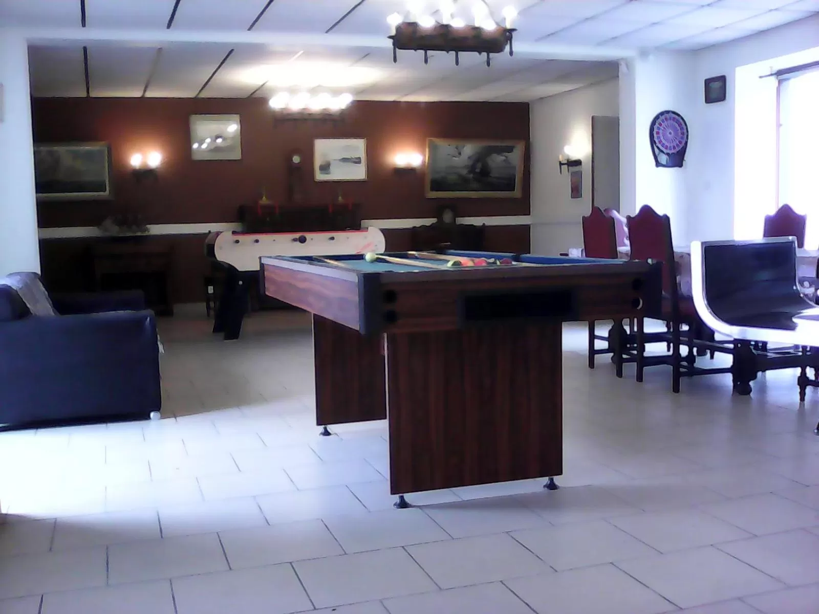 Billiards in le logis gourmand a Payroux