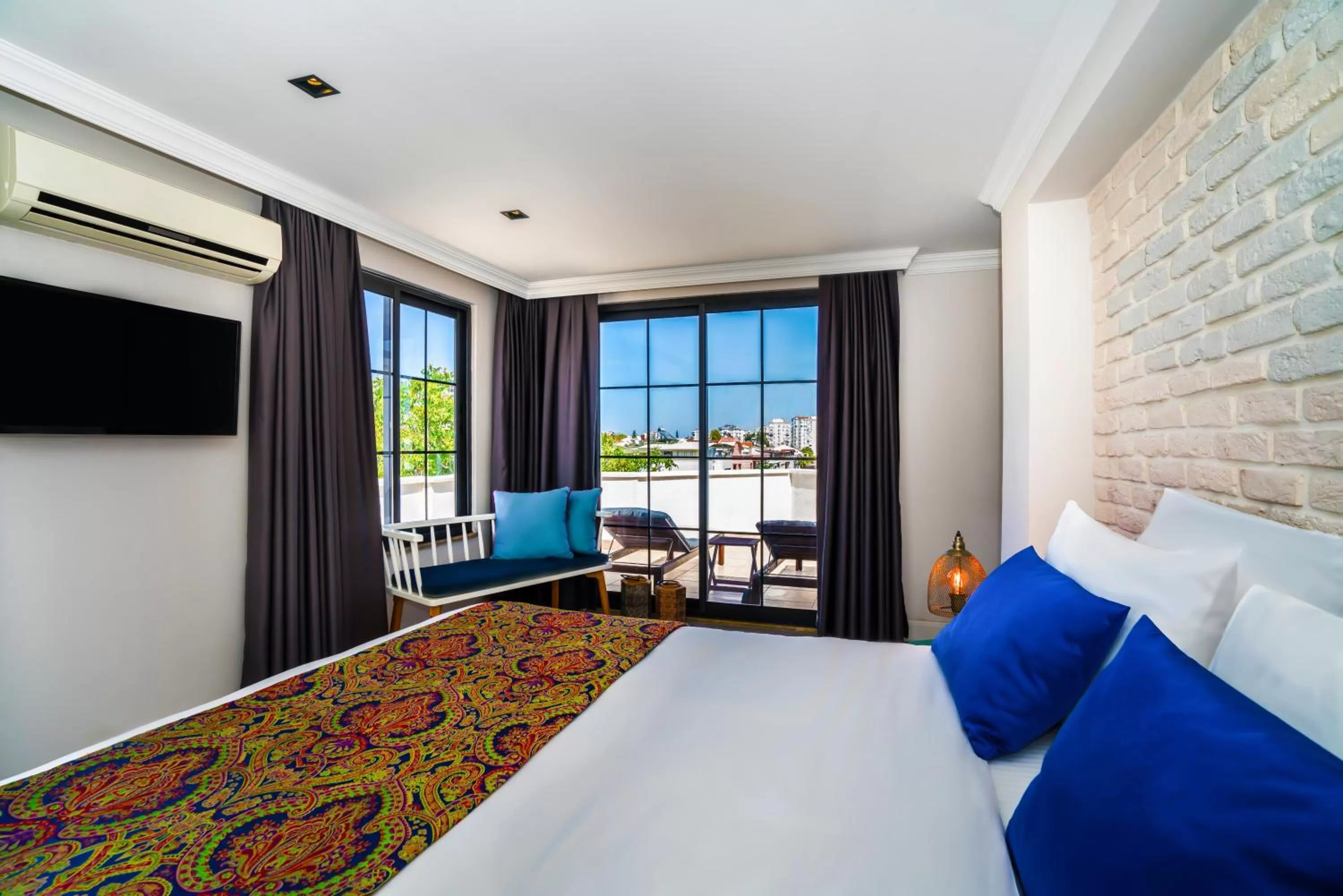 King Suite (1+1) in Azuu Boutique Hotel