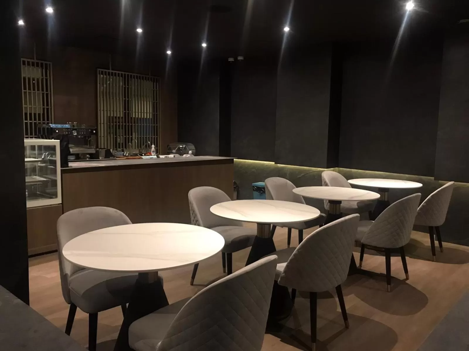 Restaurant/places to eat in Lemansion Senopati