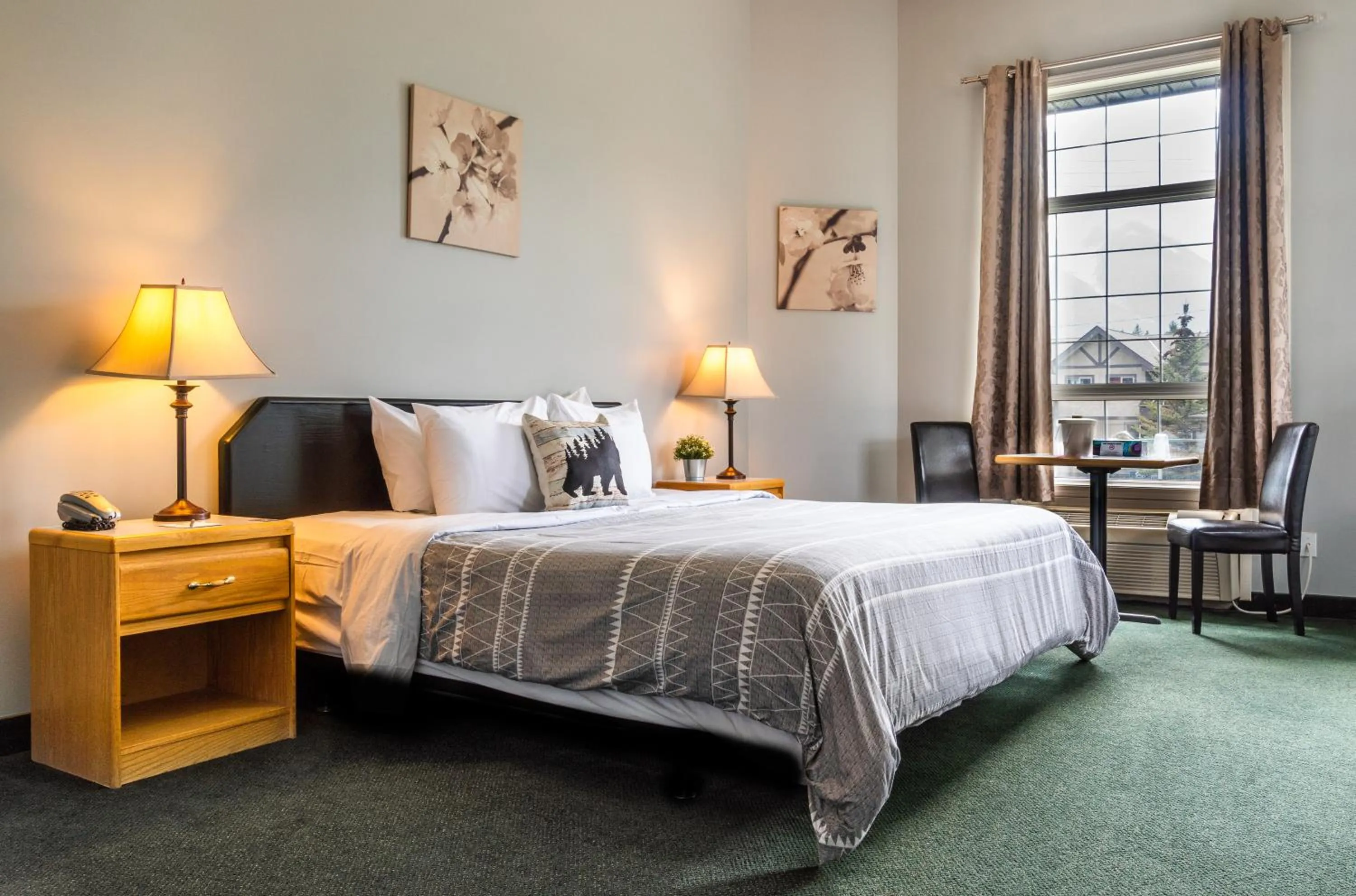 Bed in Mountain View Inn