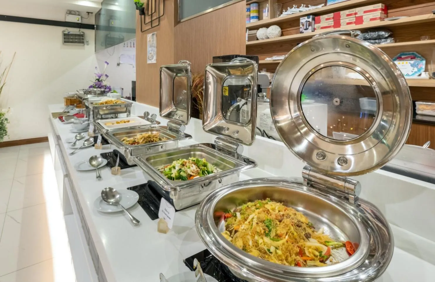 Restaurant/places to eat in D Varee Diva Central Rayong