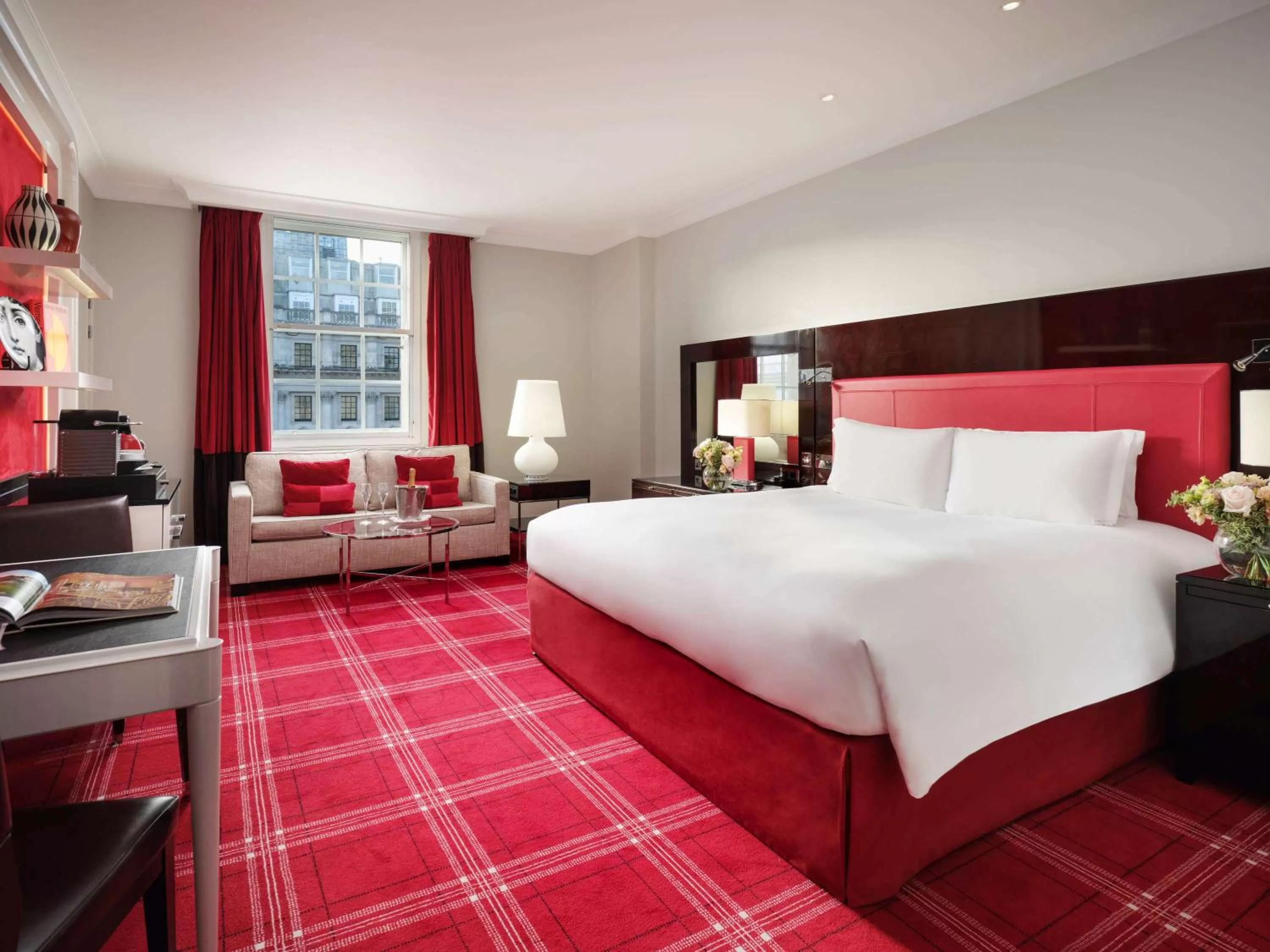 Bedroom, Bed in Sofitel London St James