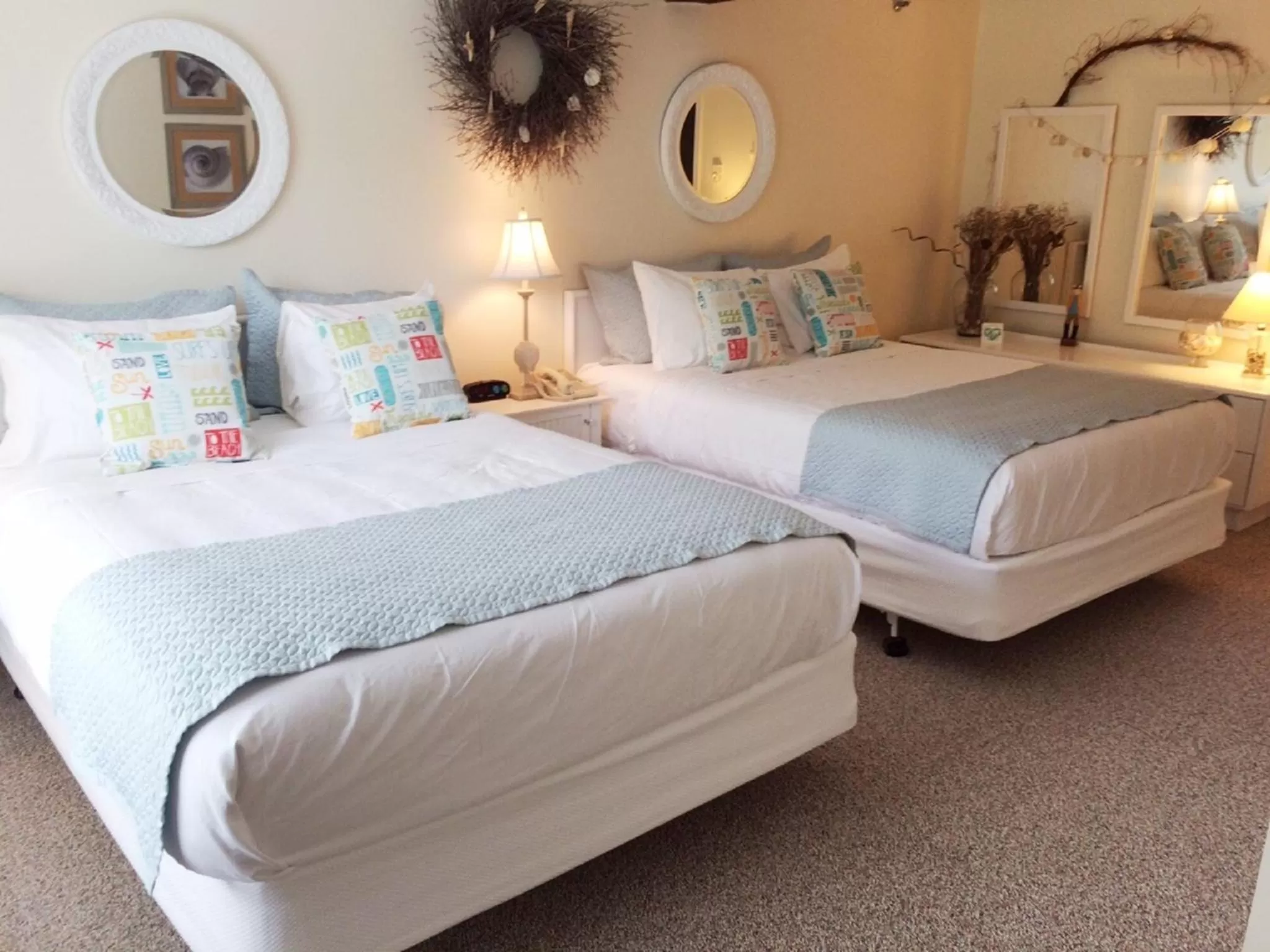 Bedroom, Bed in Elmwood Resort Hotel