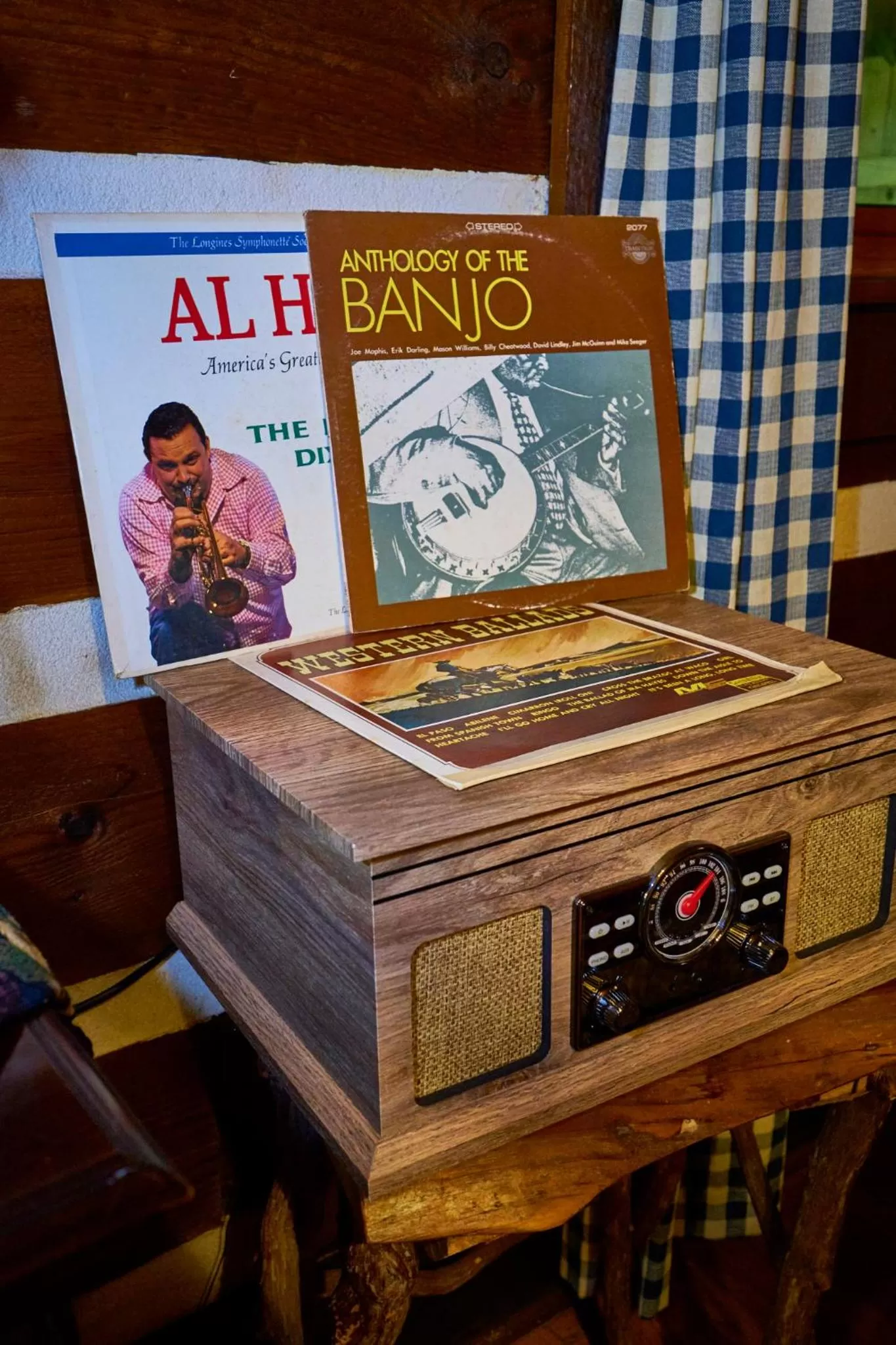 Creekwalk Inn Bed and Breakfast with Cabins