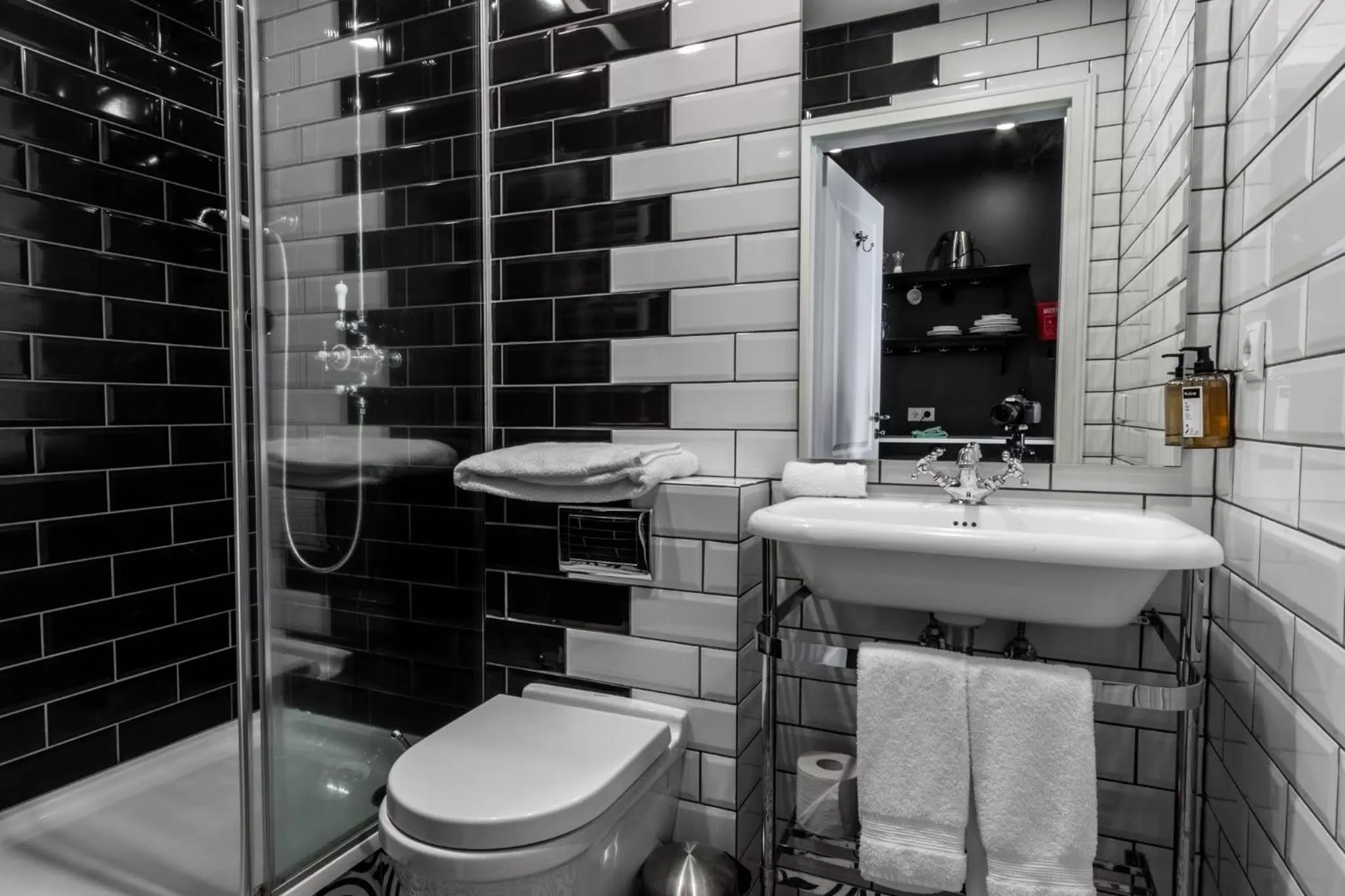 Superior Apartment in Vintage Hotel