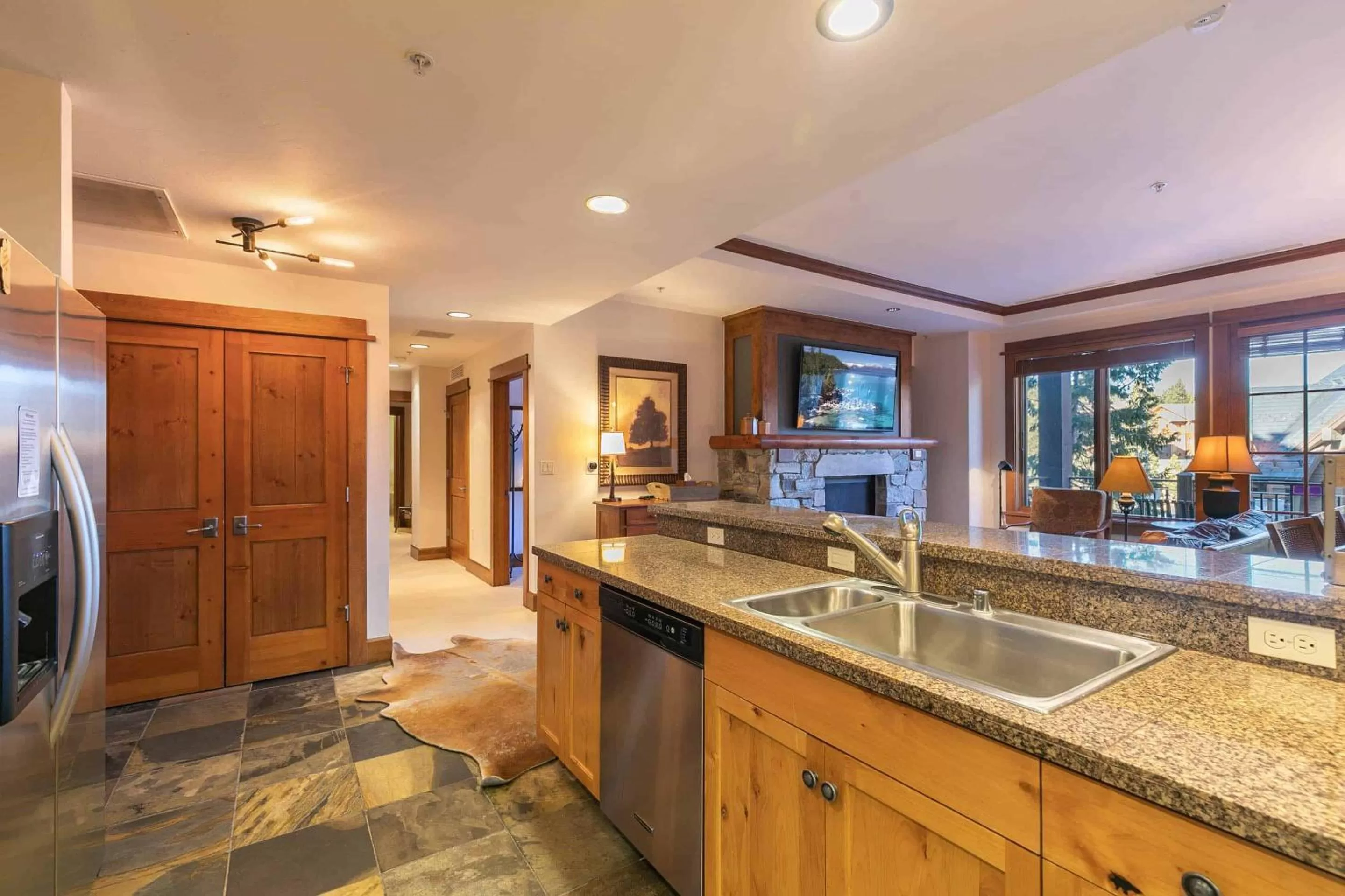 Kitchen/Kitchenette in East West Hospitality at Tahoe