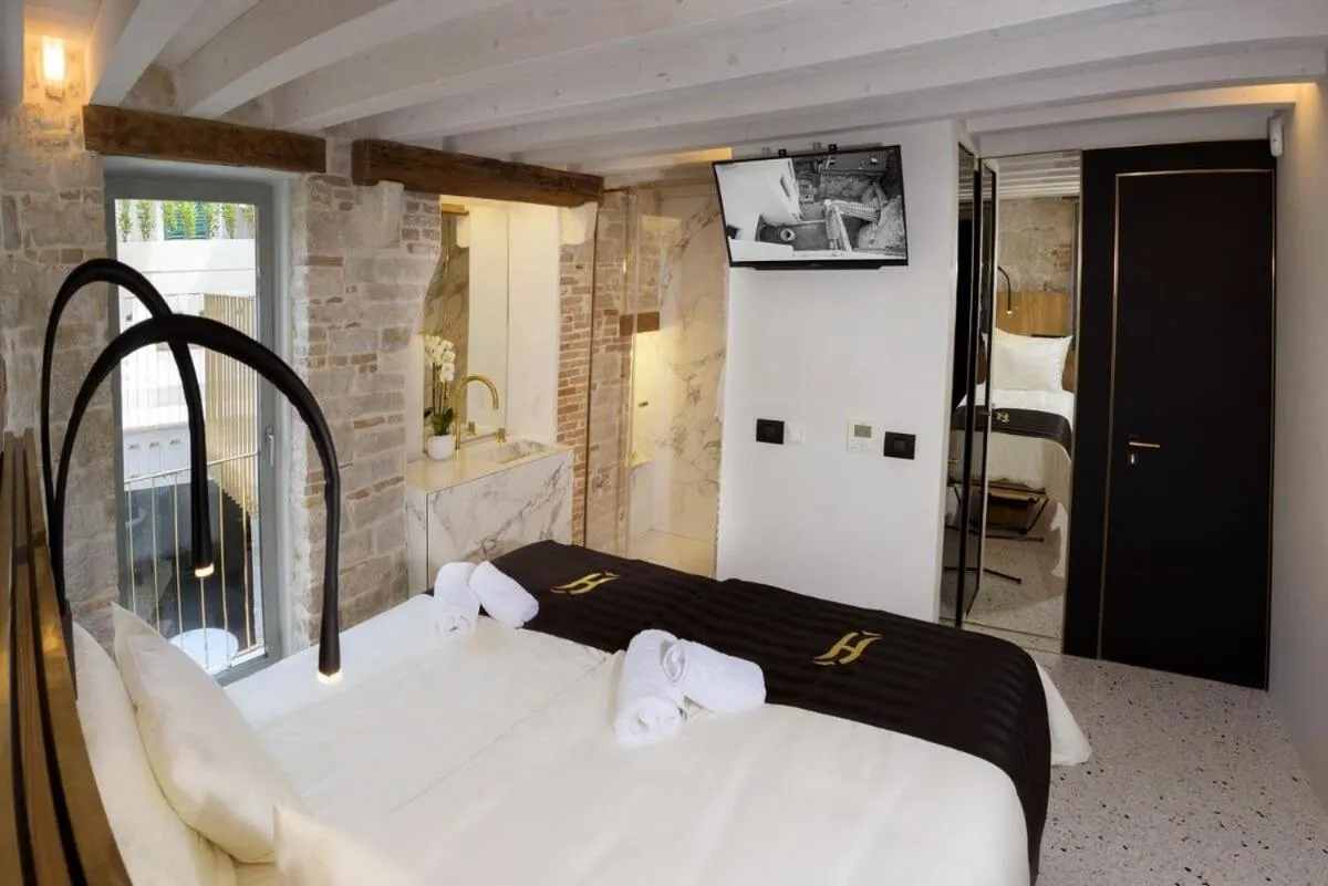 Double Room with Balcony in Spirito Santo Palazzo Storico - Adults Only