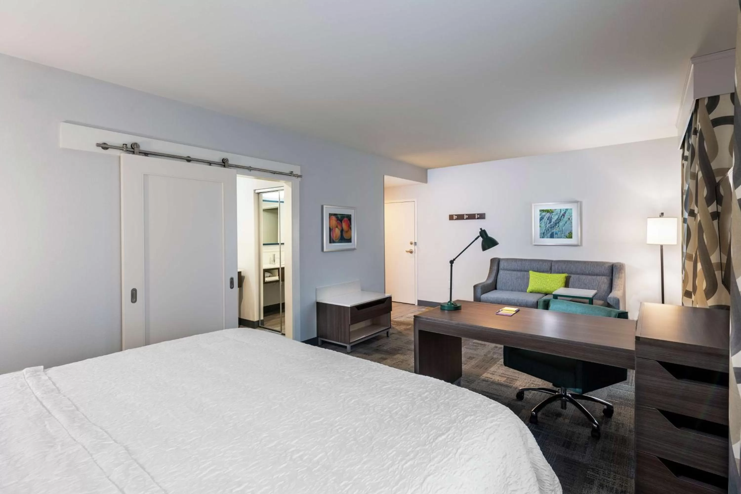 Bedroom, Bed in Hampton Inn & Suites Snellville Atlanta Ne