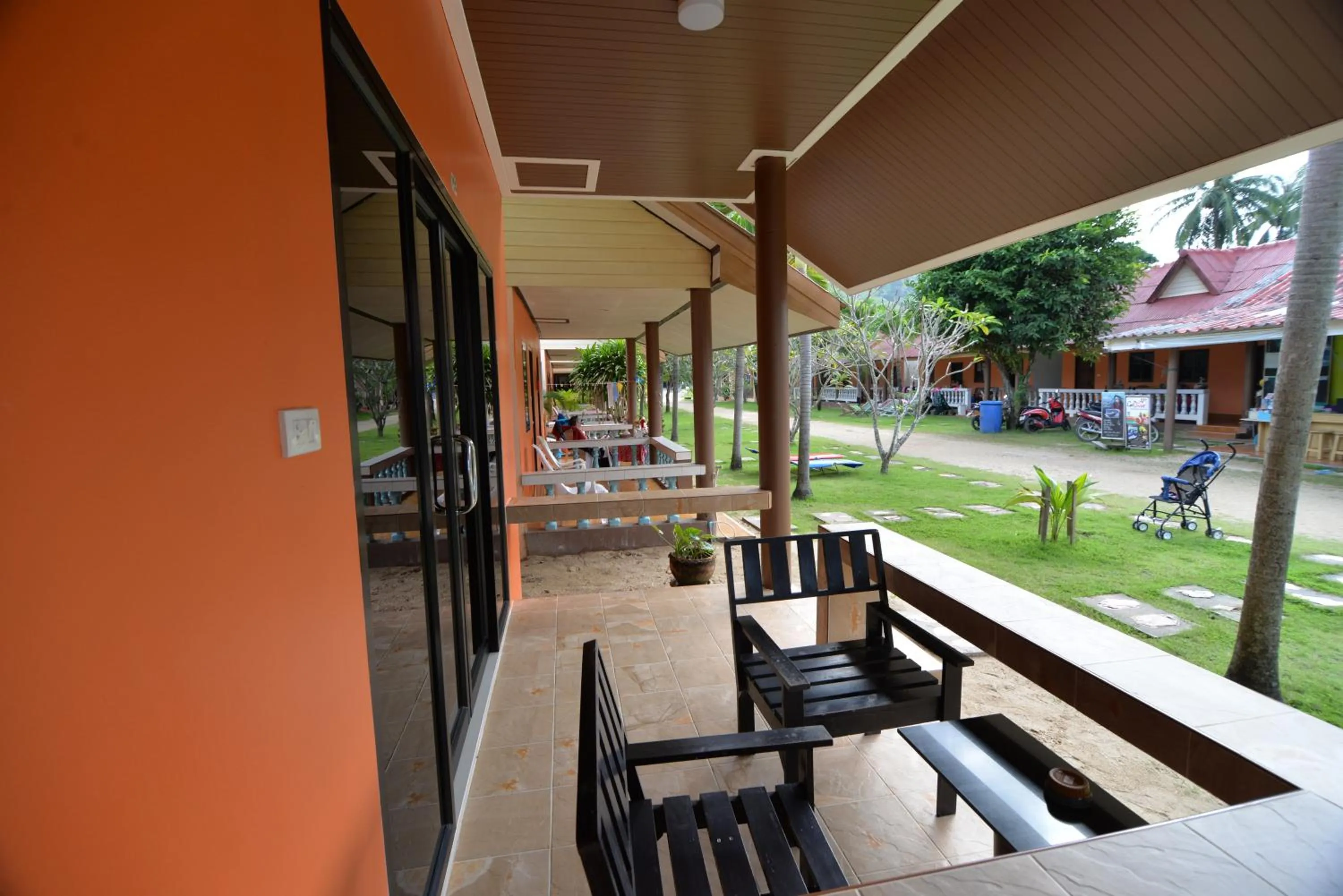 Lanta Bee Garden Bungalow SHA Extra Plus