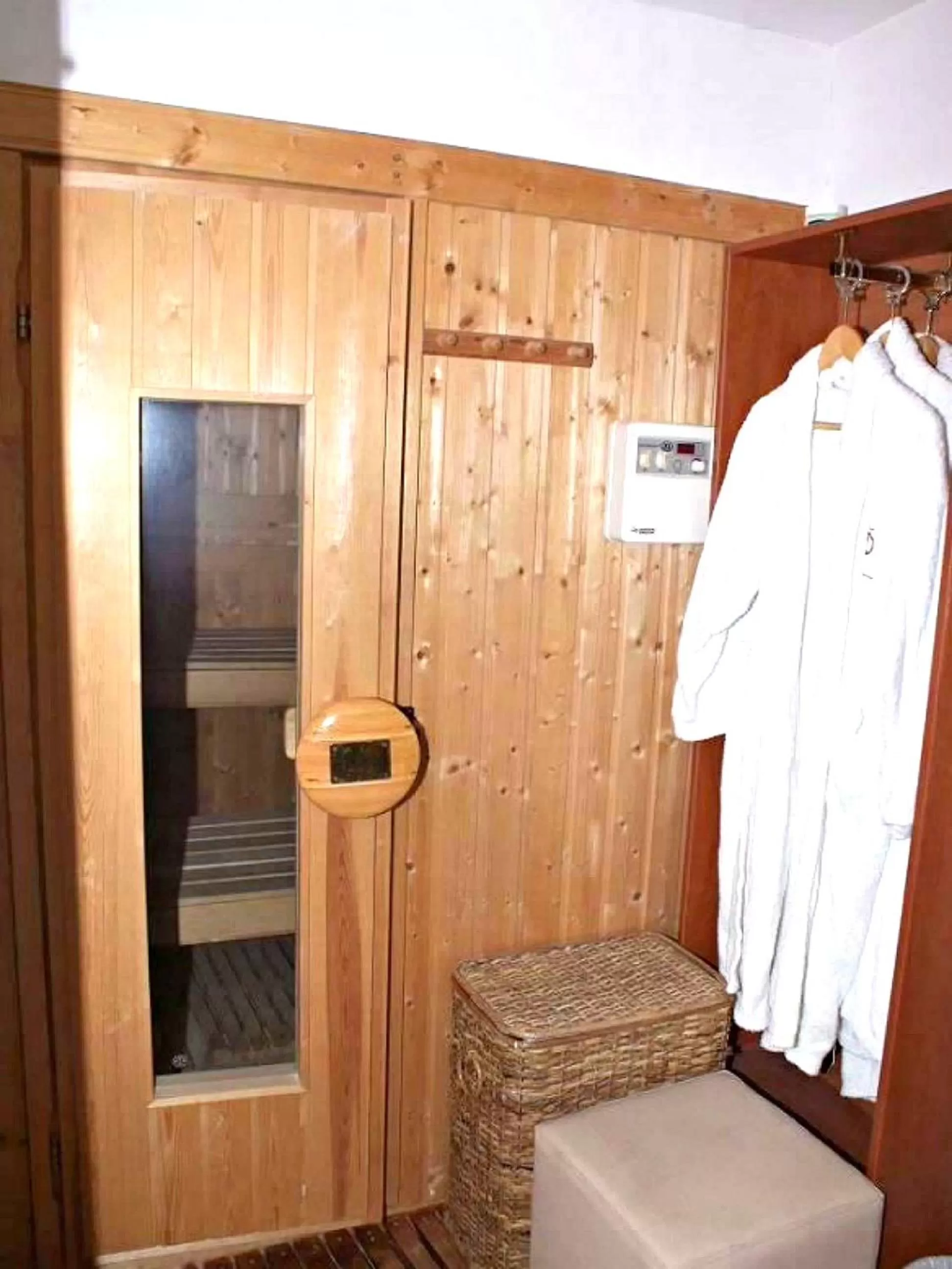 Spa and wellness centre/facilities in Diethnes Hotel