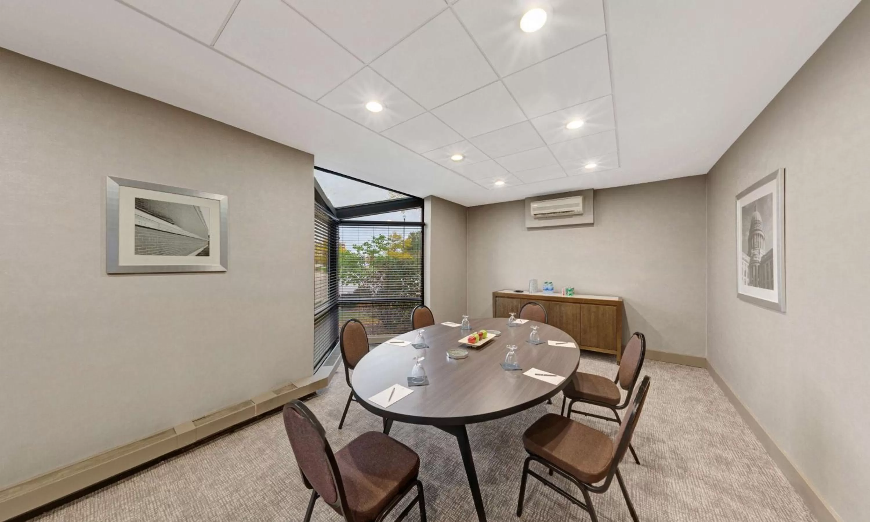 Meeting/conference room in Embassy Suites by Hilton Milwaukee Brookfield